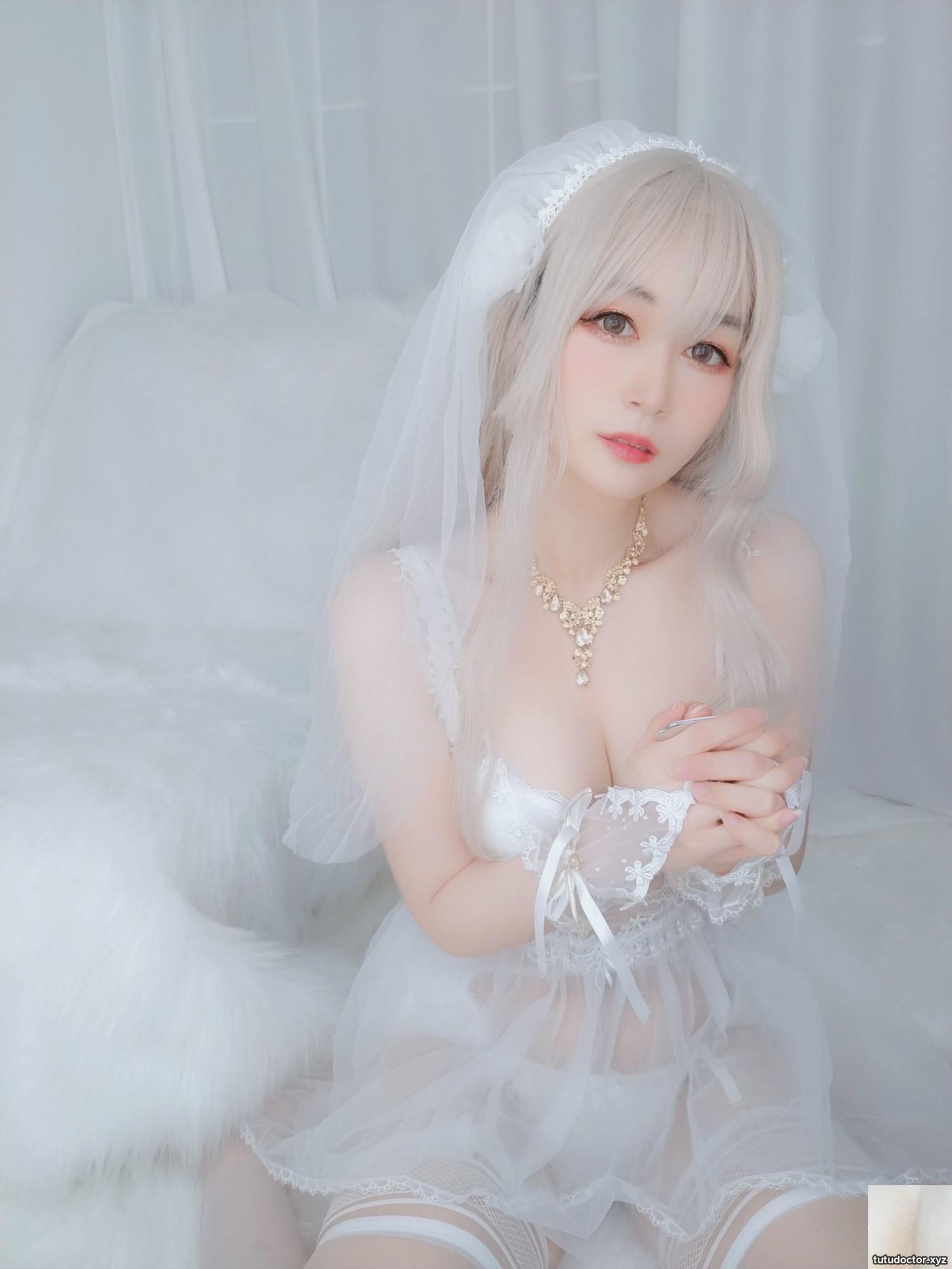 Silver 81 “White Flower Marriage 2” has the most charming eyes (81P)