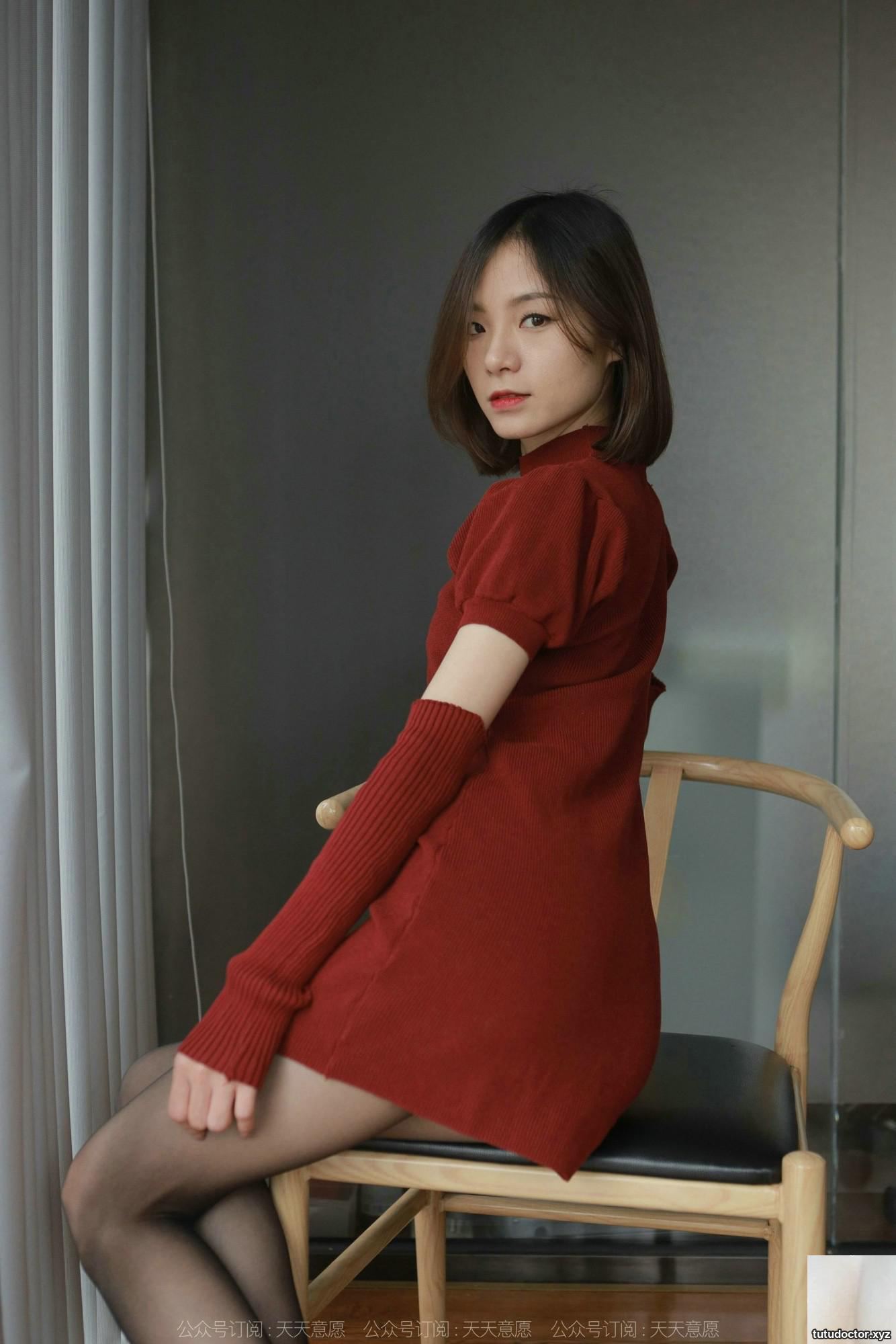 Model: Xiaoliu Selfie in Red Dress and Silk · photo 34 of 84