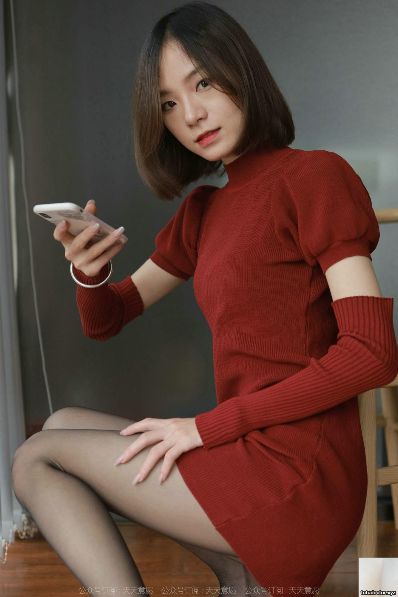Model: Xiaoliu Selfie in Red Dress and Silk · photo 71 of 84