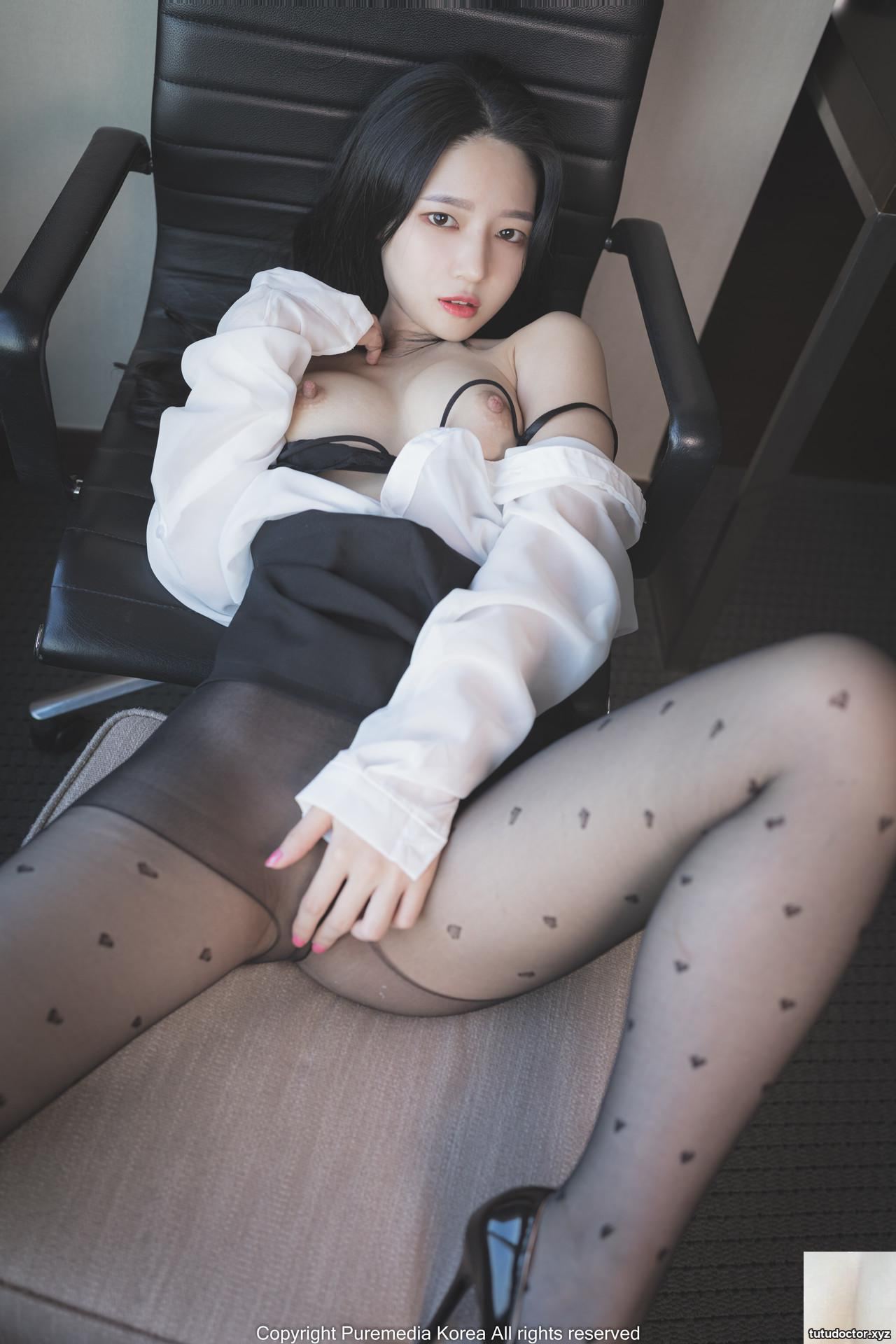 Sexy black stockings are too hot and intended to make people · photo 15 of 62
