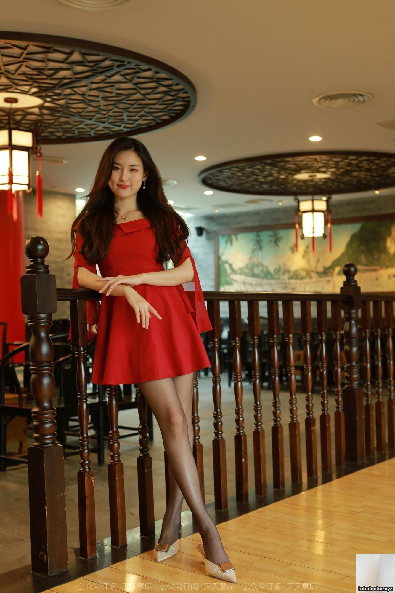 Model: Xiaobao Goddess in Red Dress · photo 52 of 75