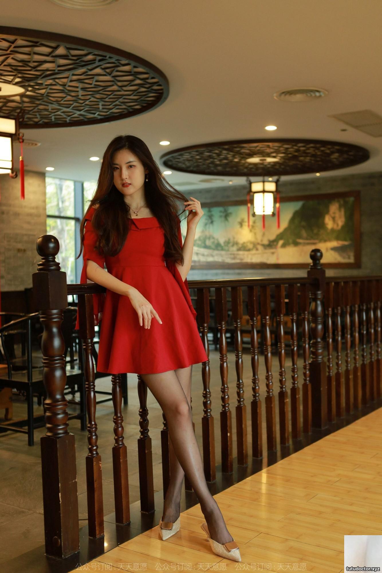 Model: Xiaobao Goddess in Red Dress · photo 53 of 75