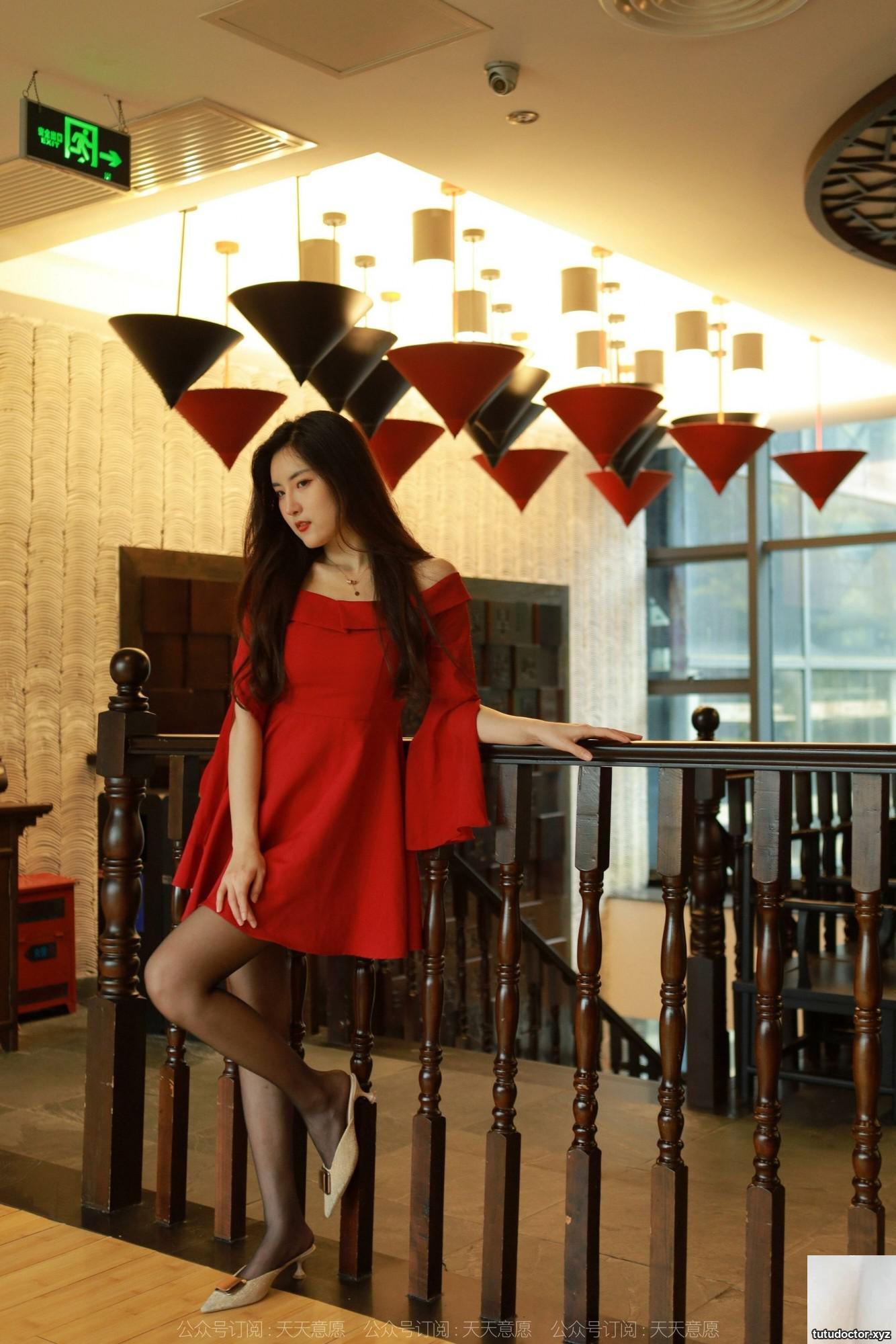 Model: Xiaobao Goddess in Red Dress · photo 68 of 75