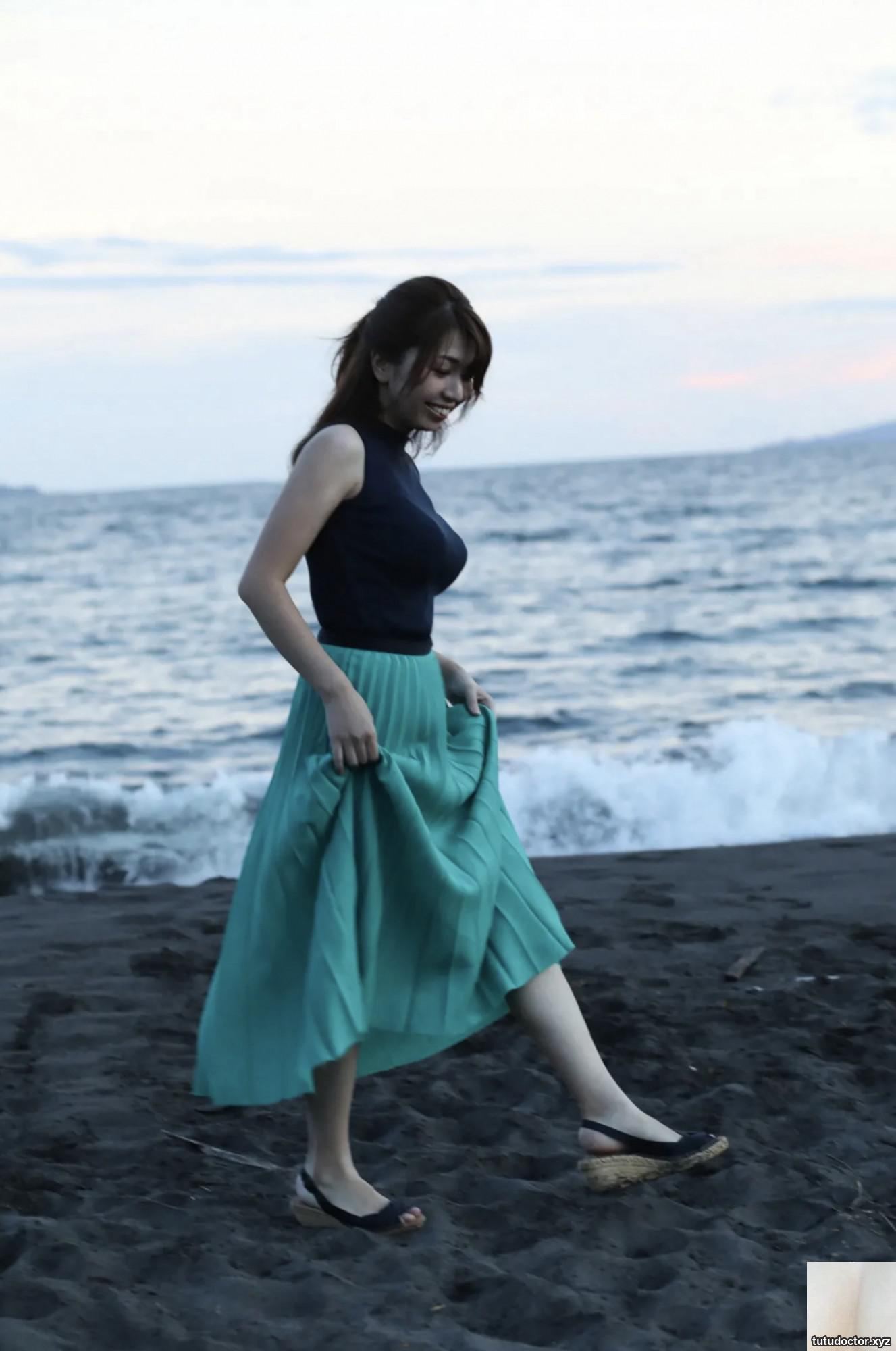 Tokai No. 1 Big breasted caster Kayo Sugimoto “G cup breasts first nude! (54P)