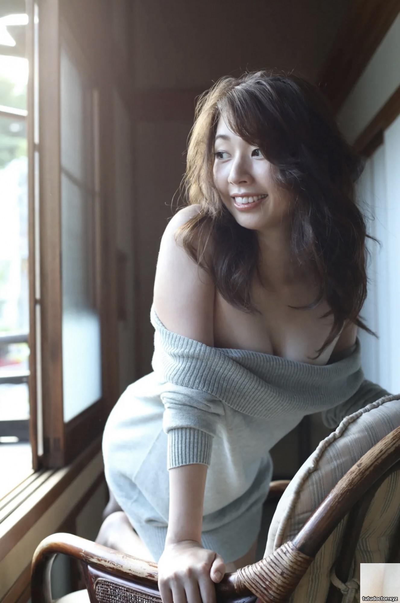 Tokai No. 1 Big breasted caster Kayo Sugimoto G cup breasts · photo 13 of 54
