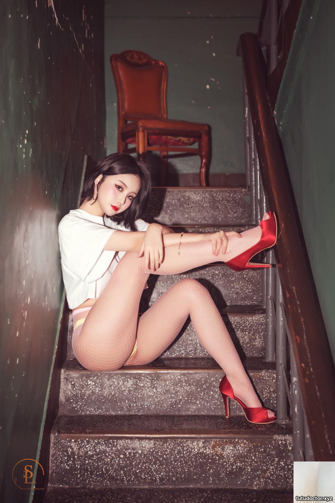 SAINT Photolife – Yuna (유나) Wild Part 2 · photo 52 of 95