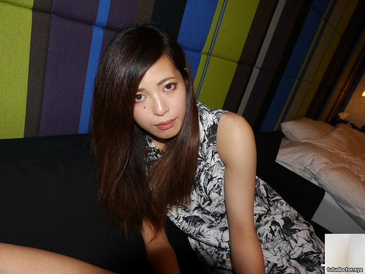The slender and long-legged beauty is at your mercy · photo 19 of 41