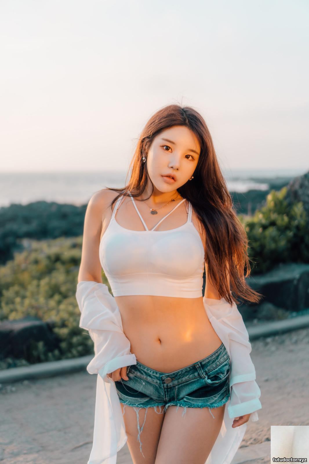 SAINT Photolife – Zzyuri (쮸리) VOL.11 – J · photo 32 of 64