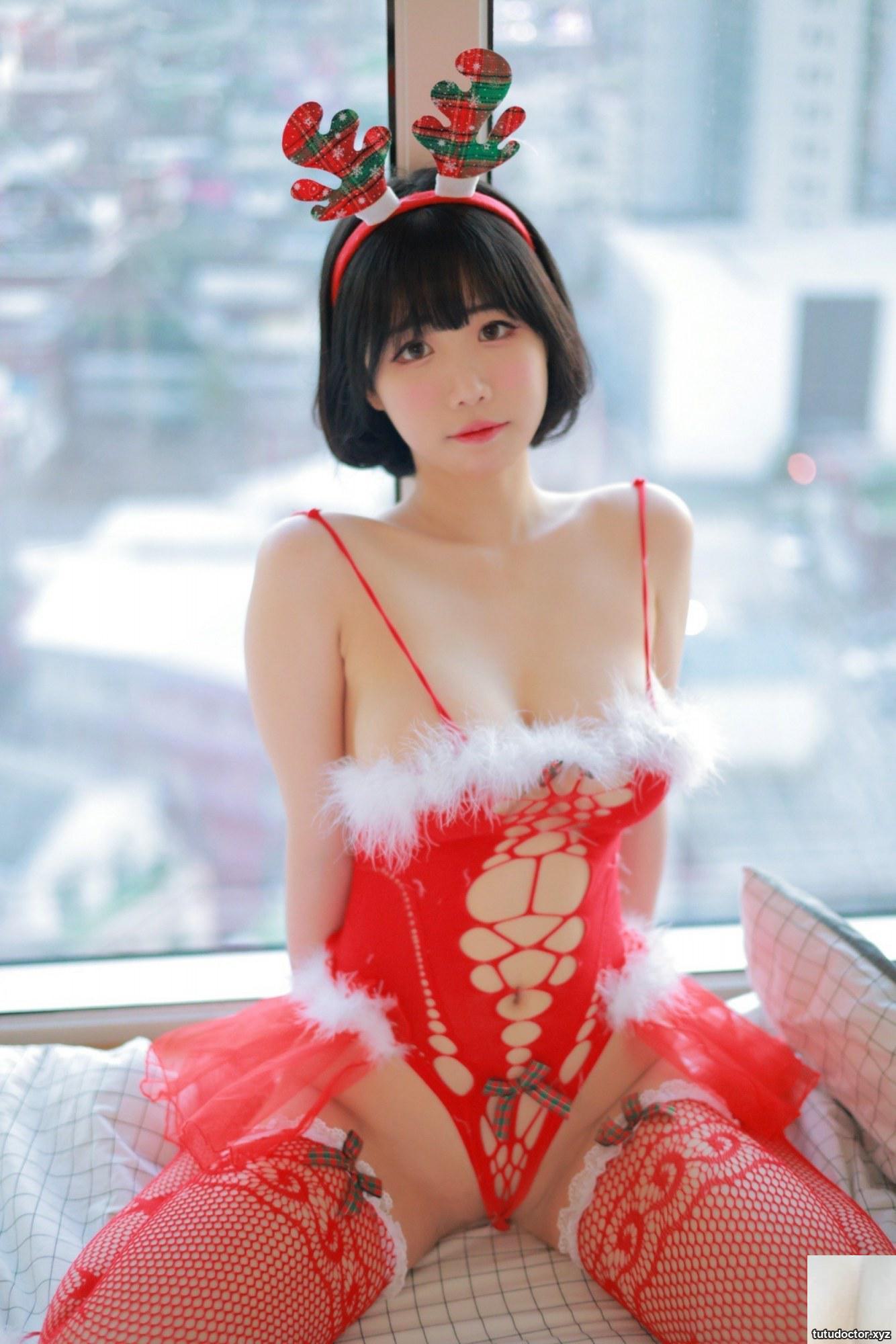 Addielyn (에디린) – Xmas · photo 43 of 79
