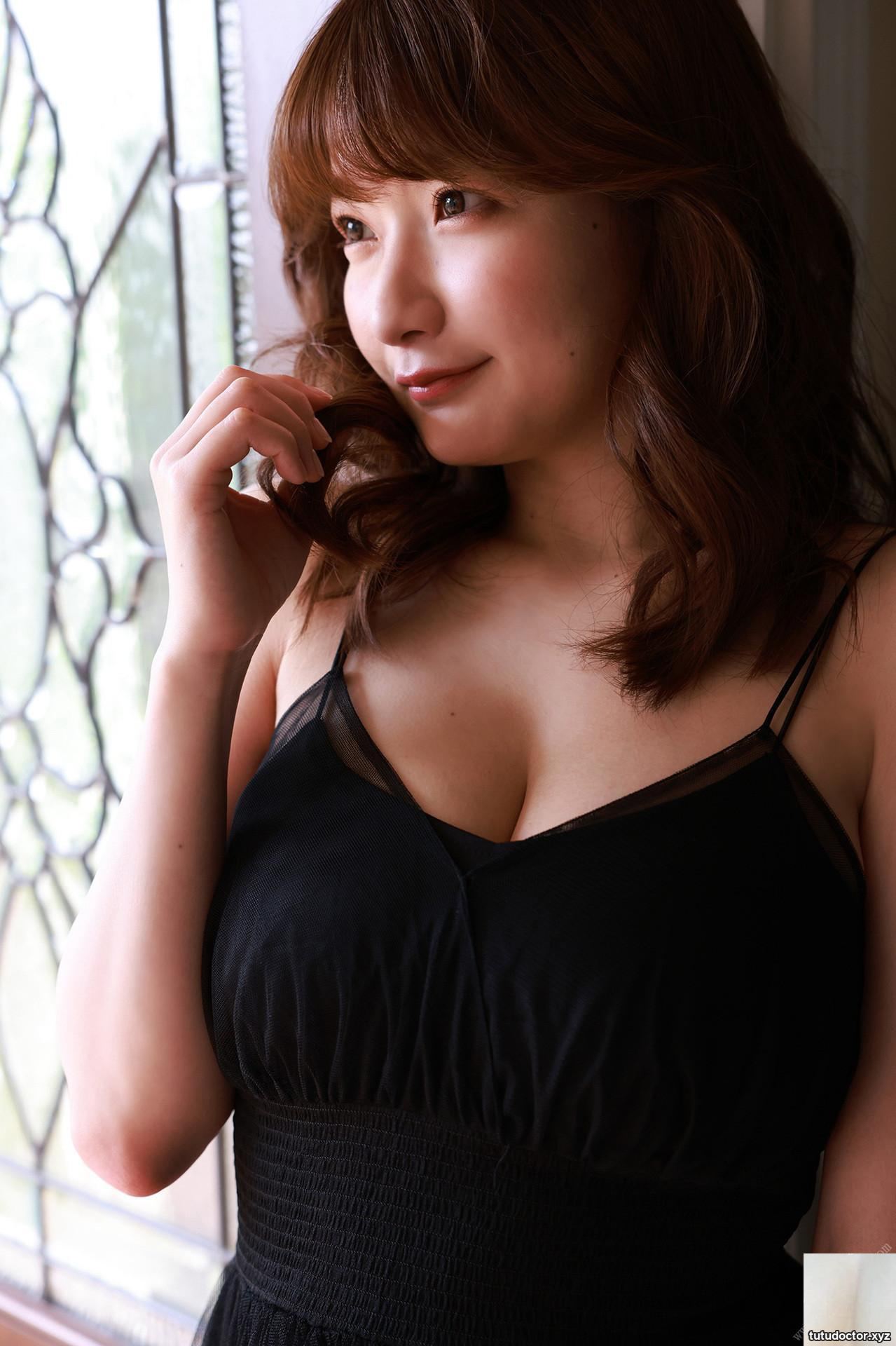 Mei Washio x Kaname Momojiri x Rin Yamitsu side car Weekly Post · photo 3 of 94