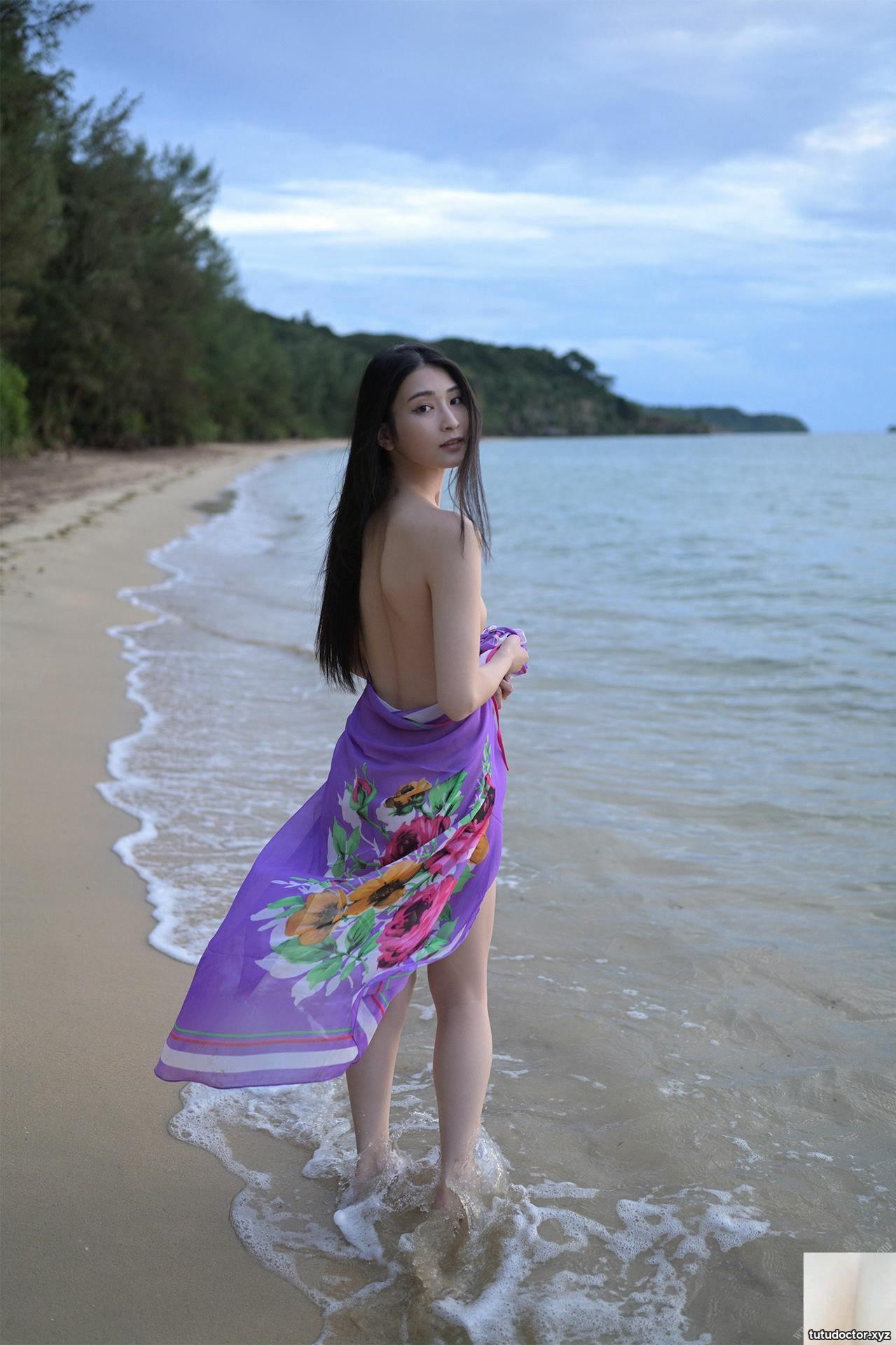 Honjō Suzu Platinum Beauty Vol.1 FRIDAY written by Hajime · photo 71 of 75