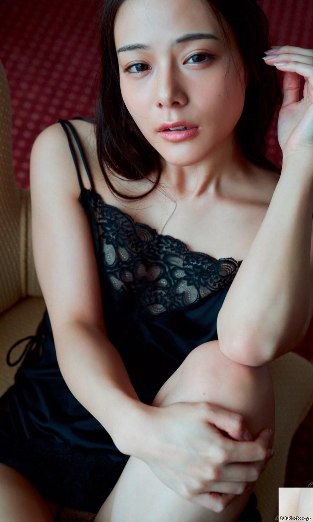NUDE NEXT vol.03 Nene Yoshitaka Weekly PHOTO BOOK (70 · photo 3 of 70