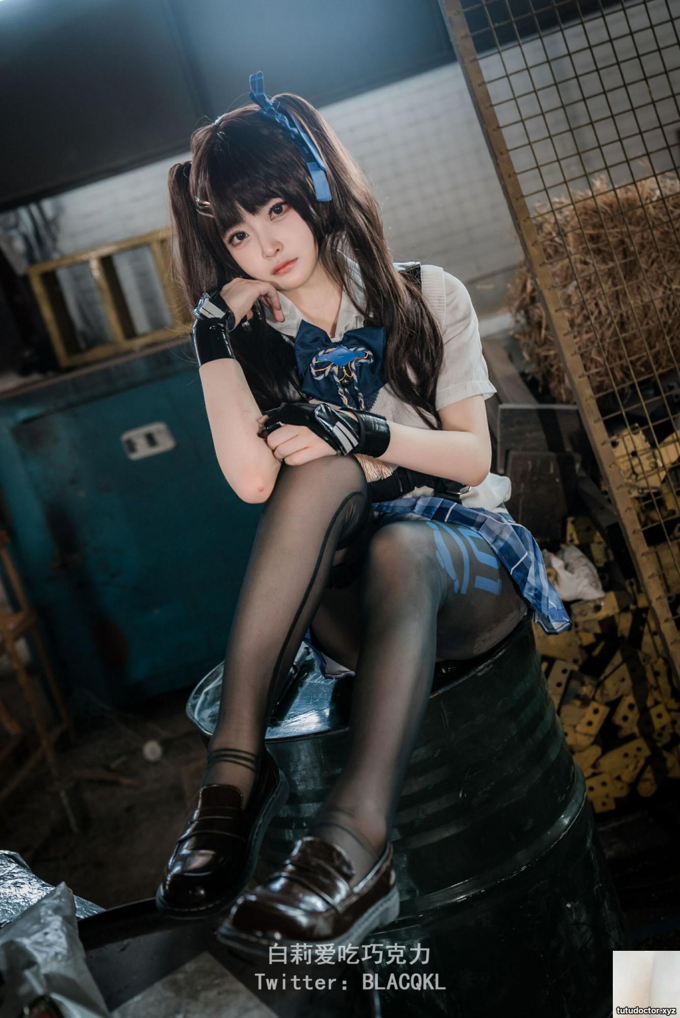 Bai Li loves to eat chocolate Guan Xiaoyu · photo 44 of 85