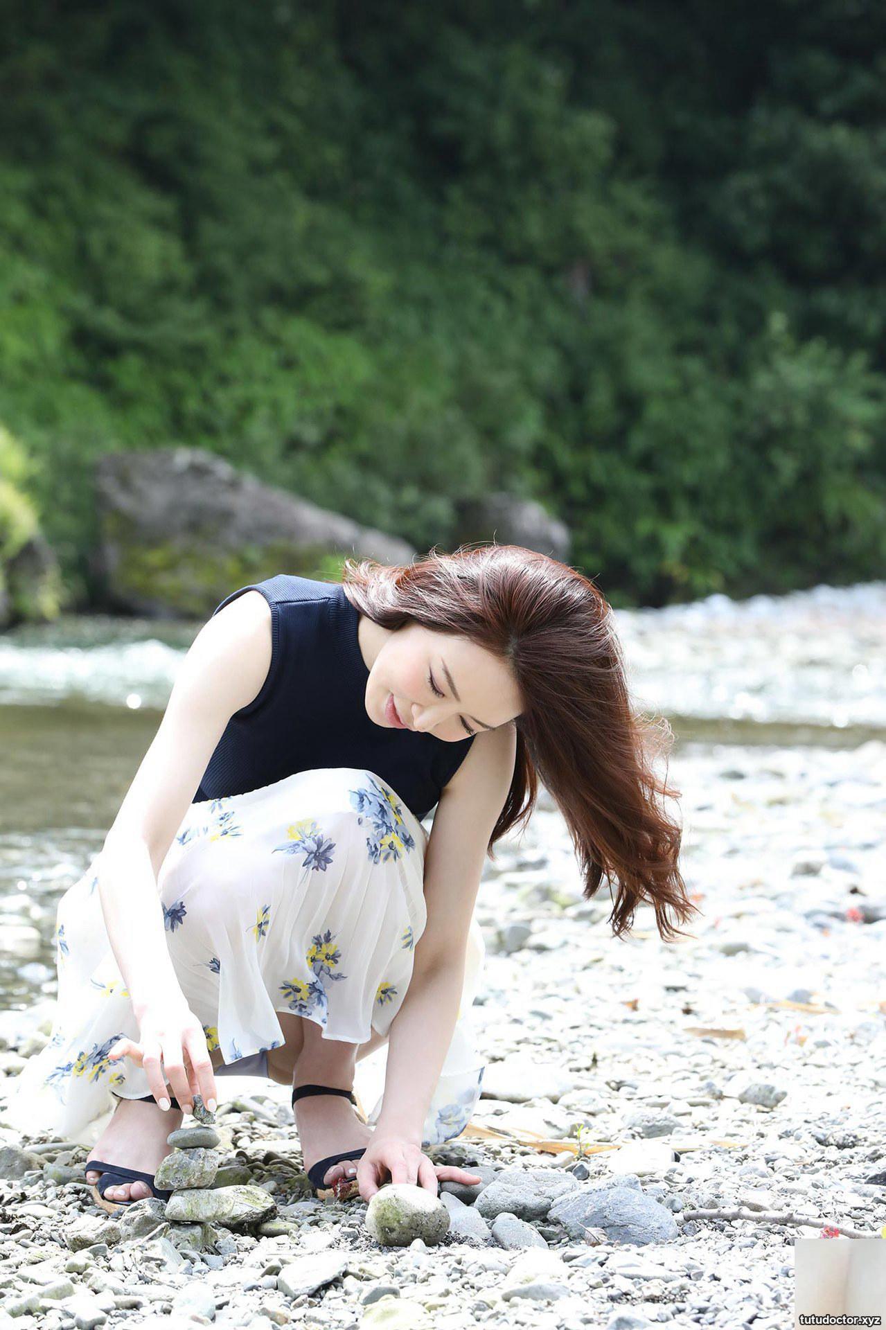 Kazuko Iwamoto – Weekly Post-Digital Photo Collection Ikenai · photo 2 of 28