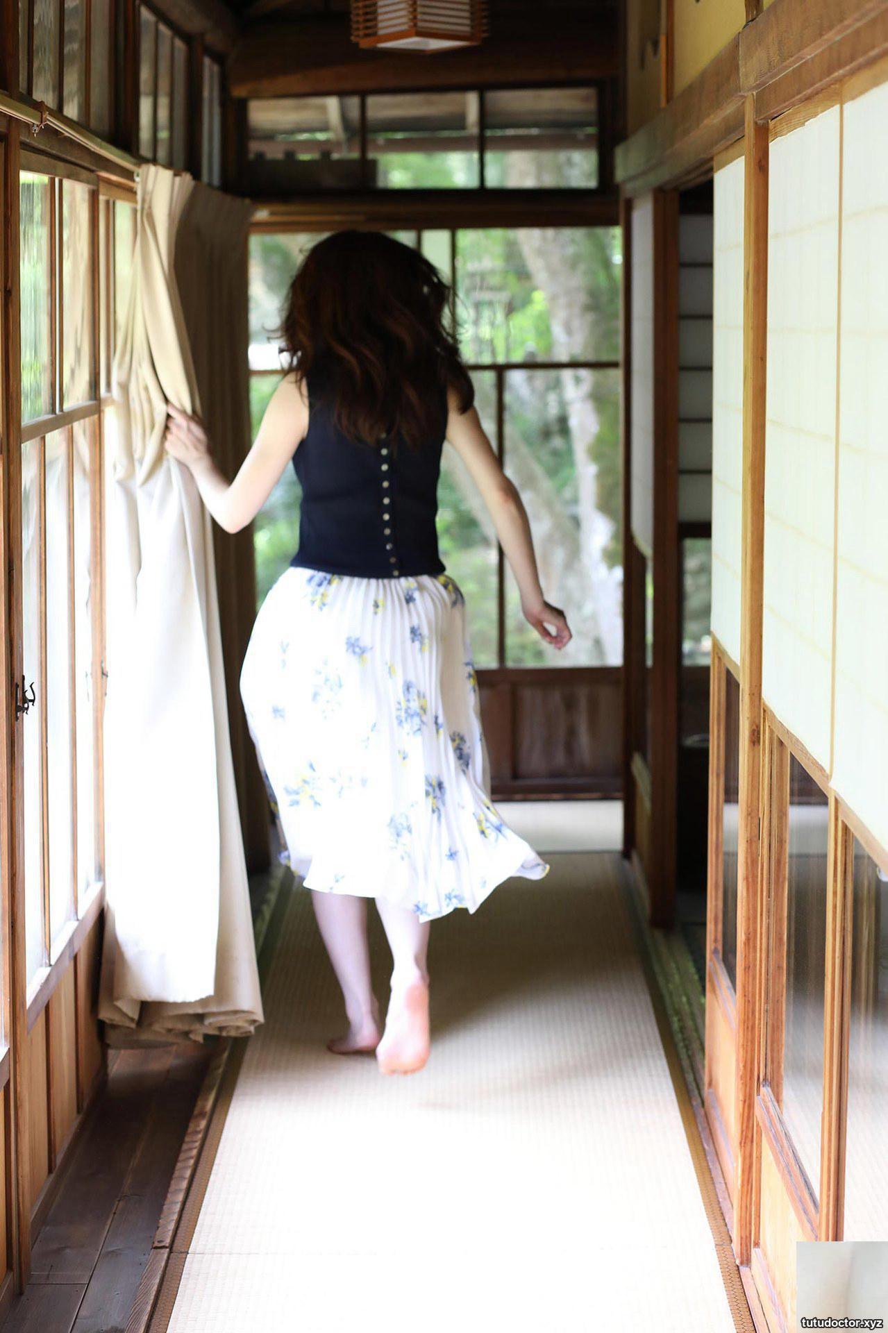 Kazuko Iwamoto – Weekly Post-Digital Photo Collection Ikenai · photo 4 of 28