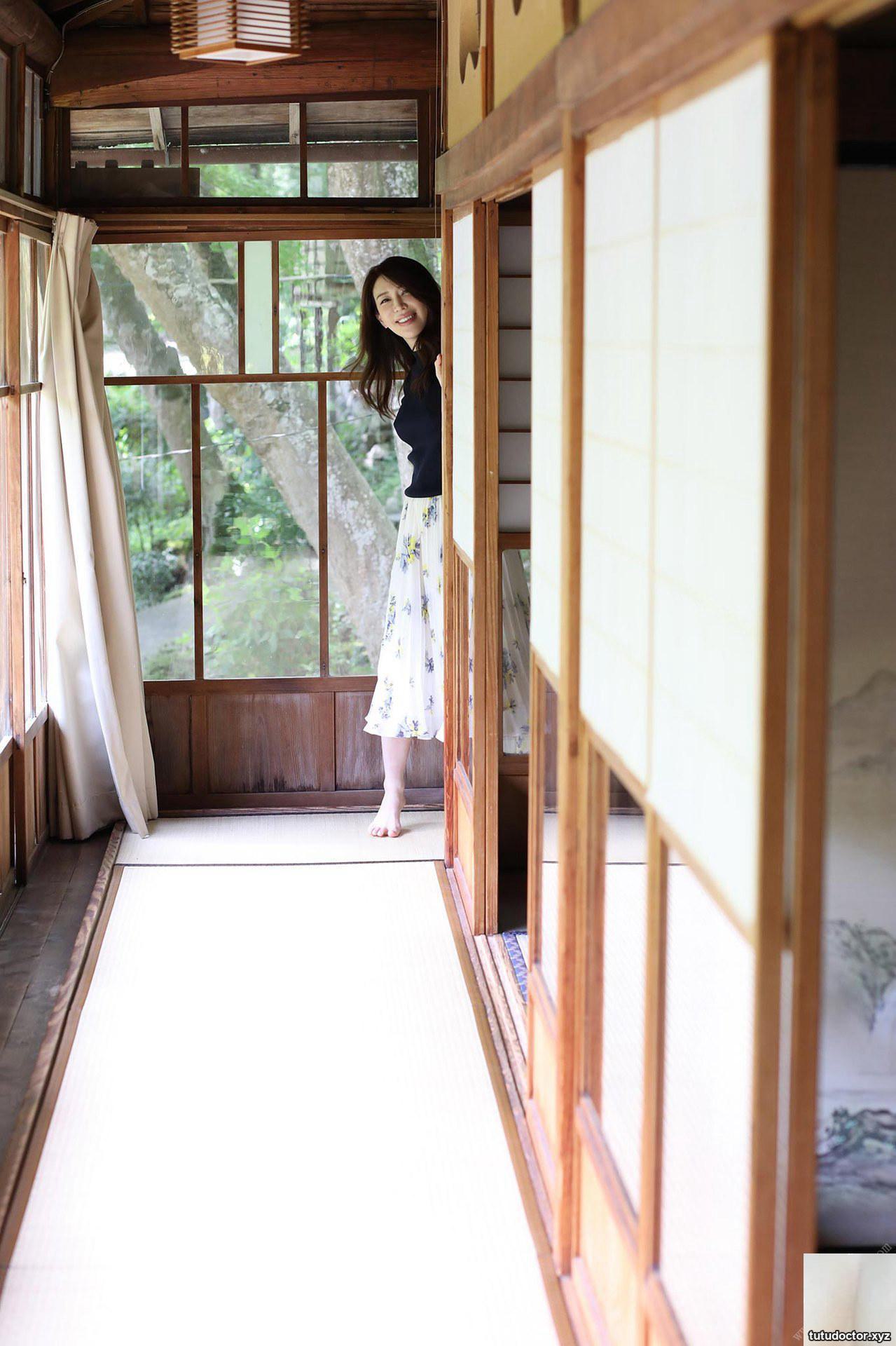 Kazuko Iwamoto – Weekly Post-Digital Photo Collection Ikenai · photo 5 of 28