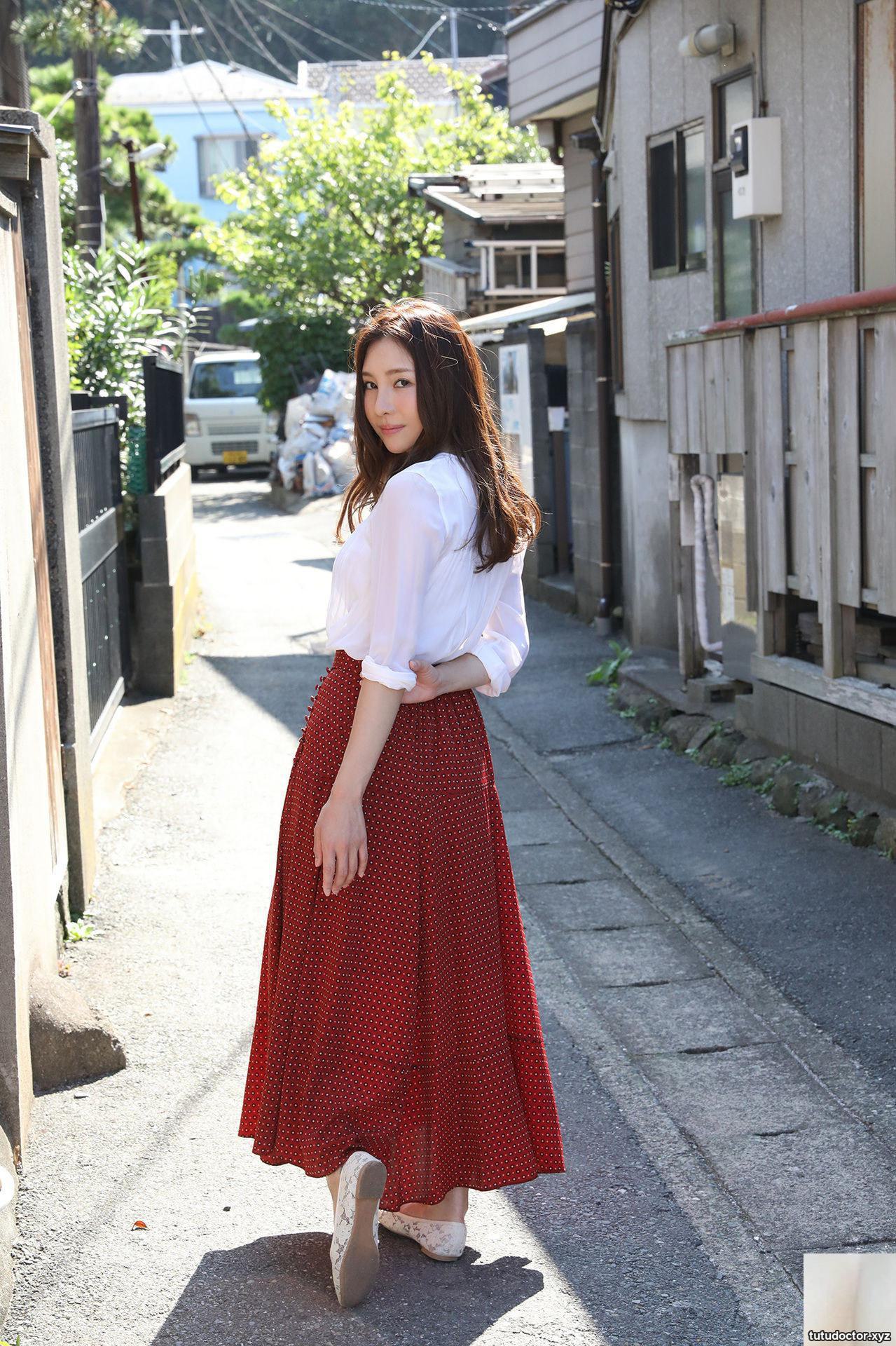 Yuko Ono – Weekly Post Digital Photo Collection Shonan Woman · photo 6 of 57