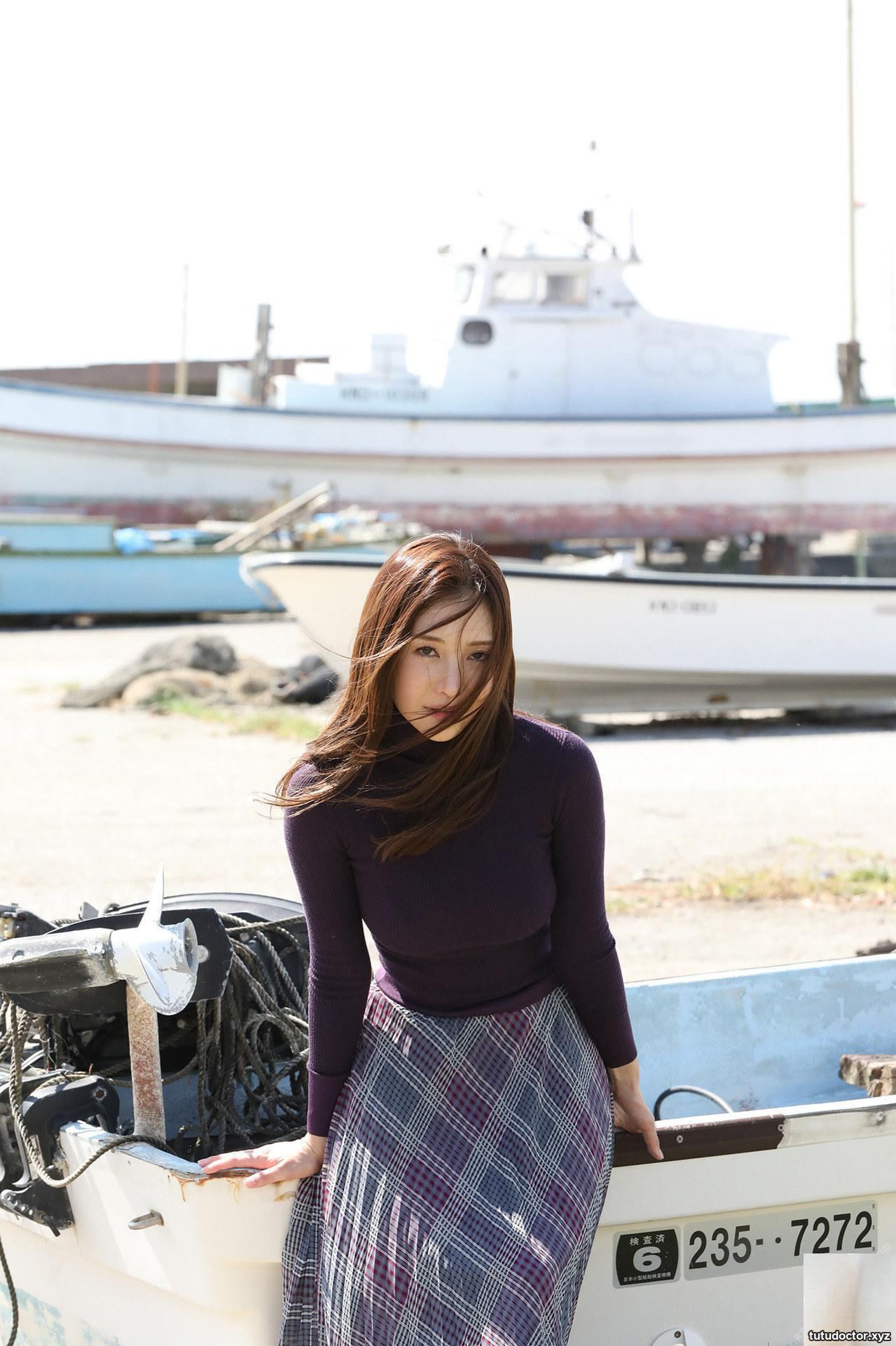 Yuko Ono – Weekly Post Digital Photo Collection Shonan Woman · photo 11 of 57