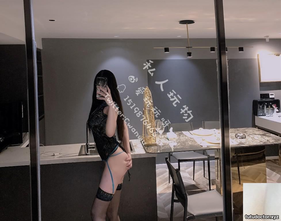 Personal Toy – Cheongsam and Black Silk Full Version · photo 3 of 36