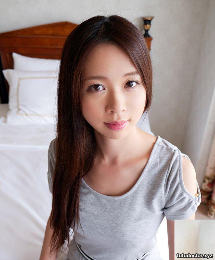 Azusa Arai slender F cup older sisters intense sex image · photo 6 of 49