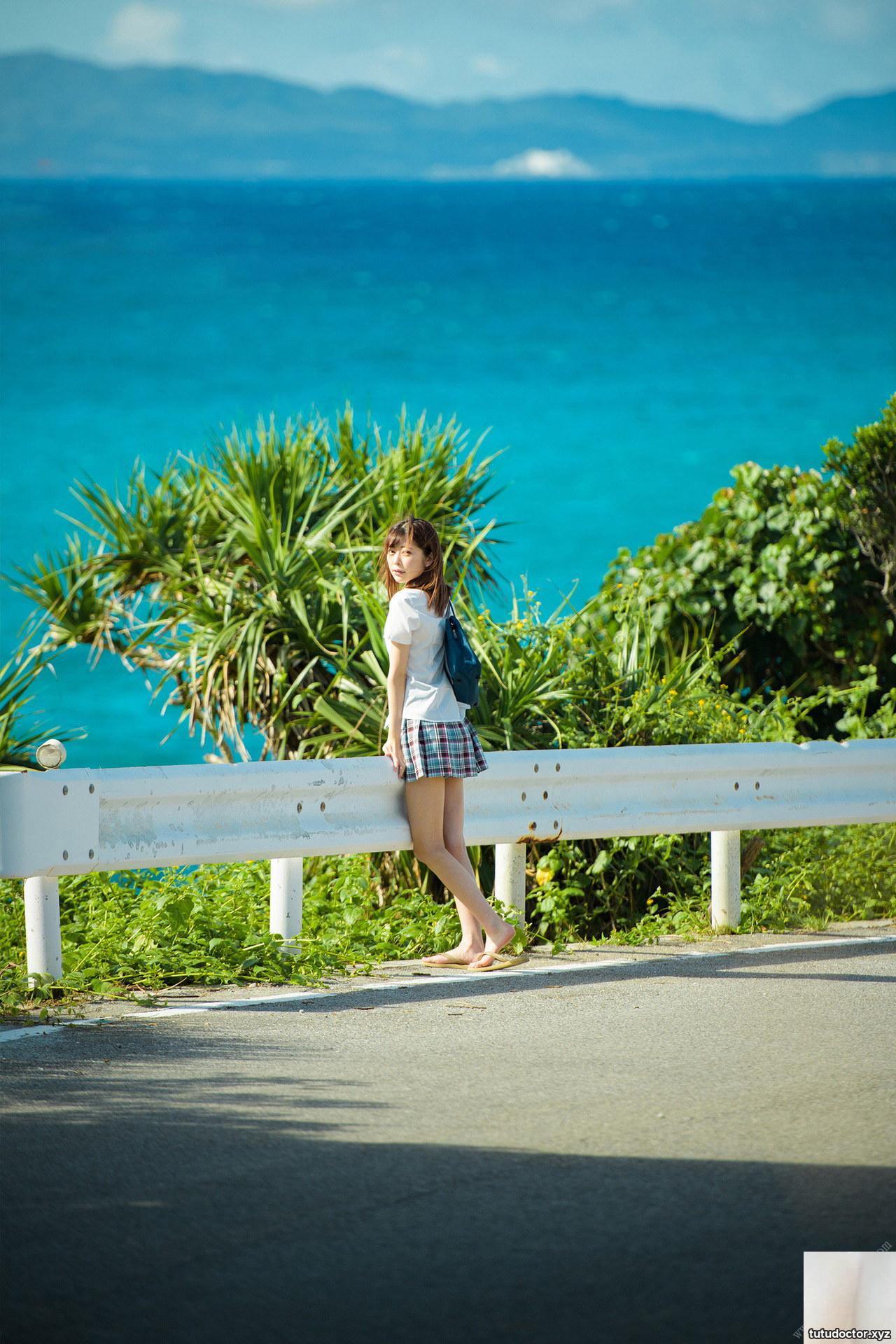 Summer running sky Blue sky Blue. Hinako Mori · photo 2 of 93