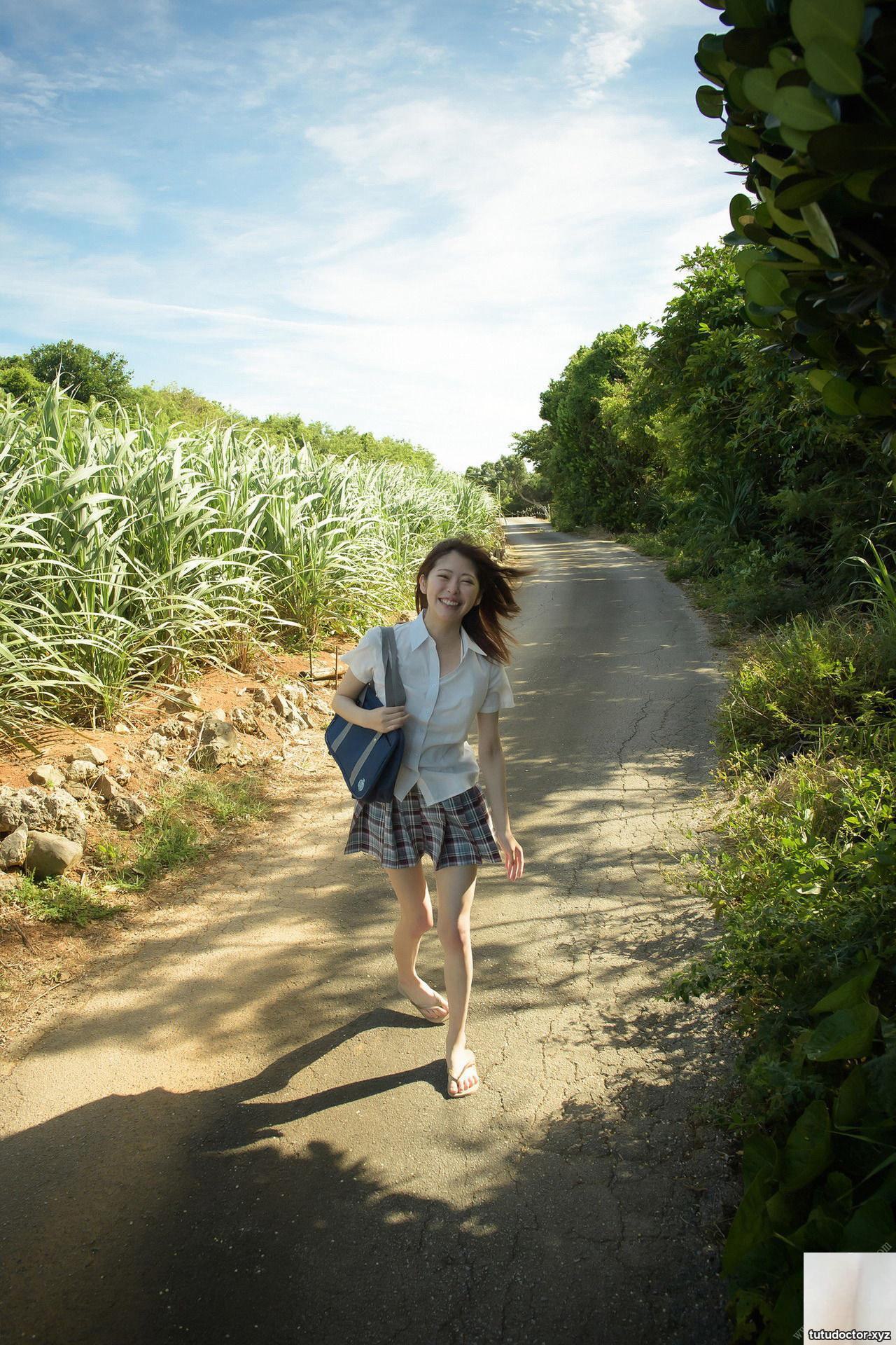 Summer running sky Blue sky Blue. Hinako Mori · photo 4 of 93