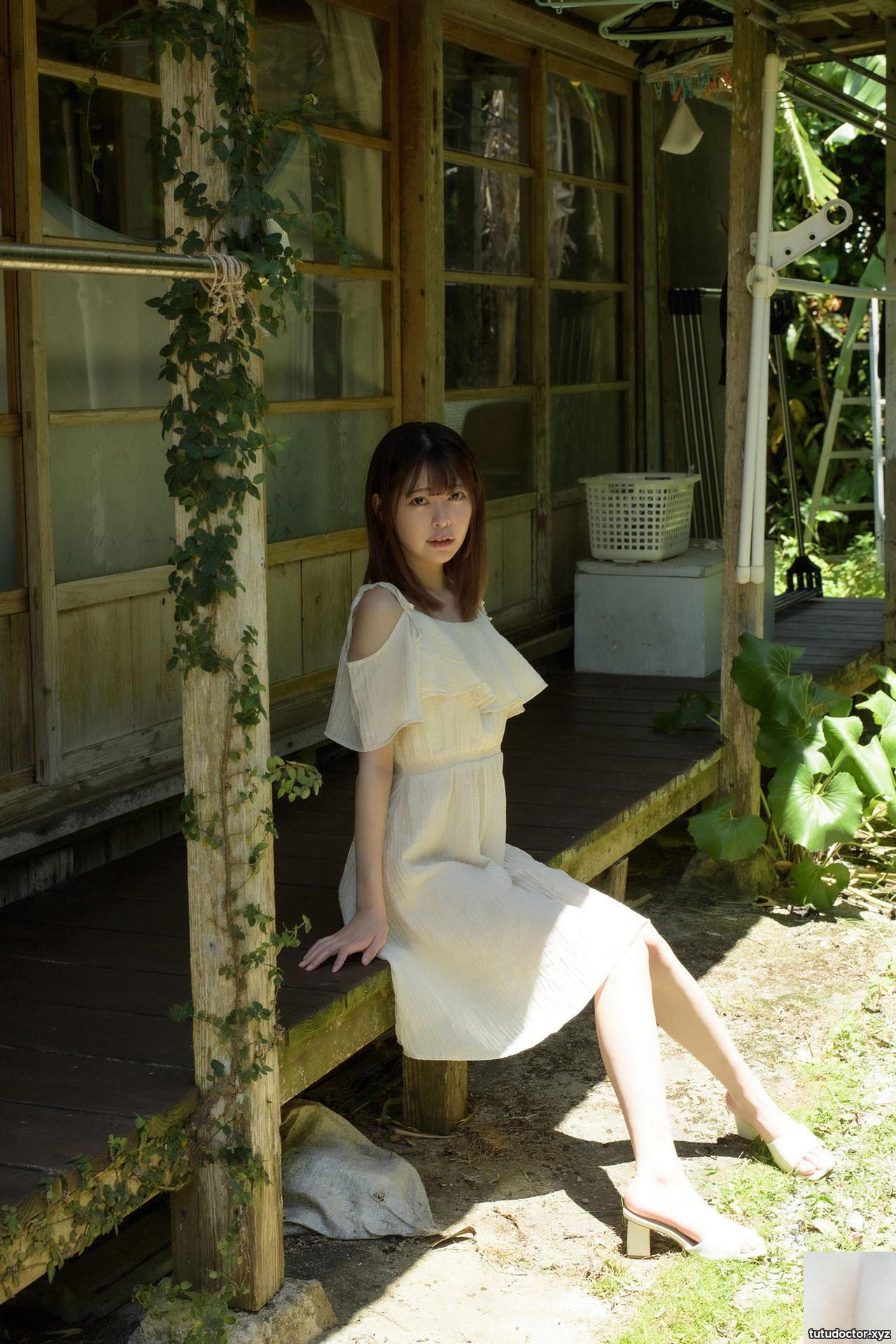 Summer running sky Blue sky Blue. Hinako Mori · photo 20 of 93