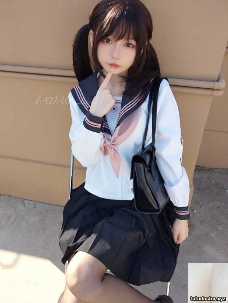 Lost and dumb pear front and back Senpai, Ill show it only to · photo 7 of 20