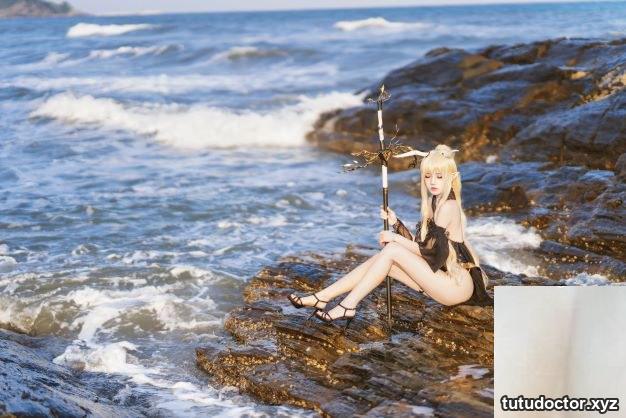 (Coser) Sakura Tao Meow – Shining Swimsuit (46P)