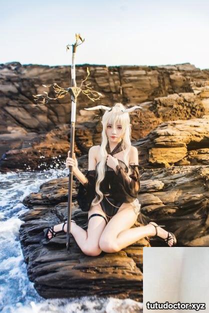 Sakura Tao Meow – Shining Swimsuit · photo 28 of 47