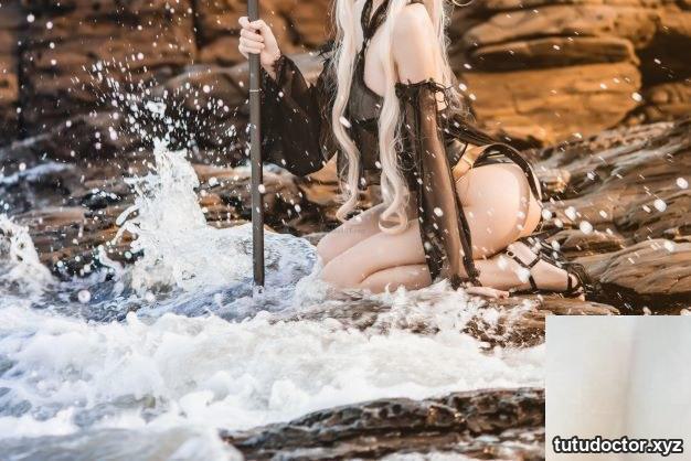 Sakura Tao Meow – Shining Swimsuit · photo 40 of 47