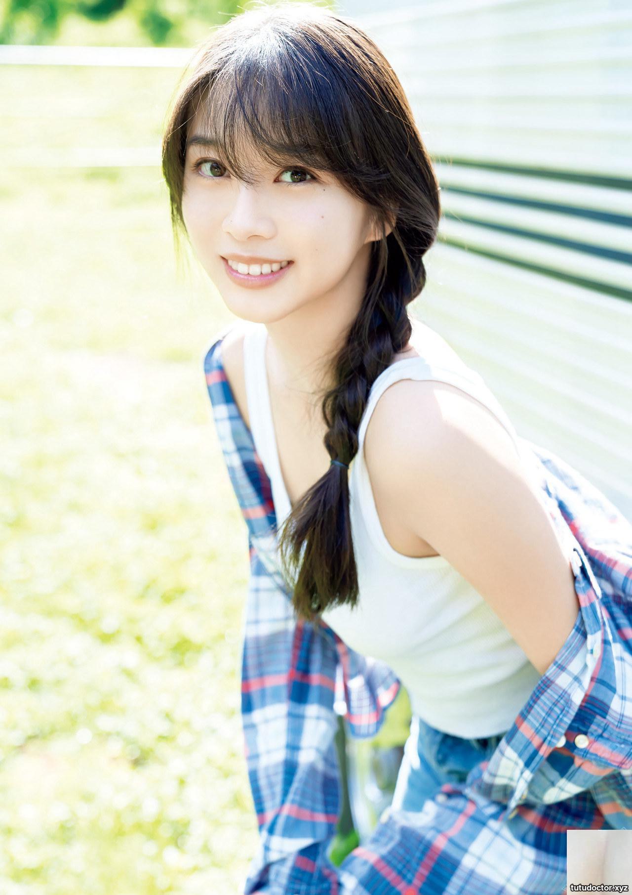 The side profile of a fresh and beautiful girl is really foul · photo 8 of 37