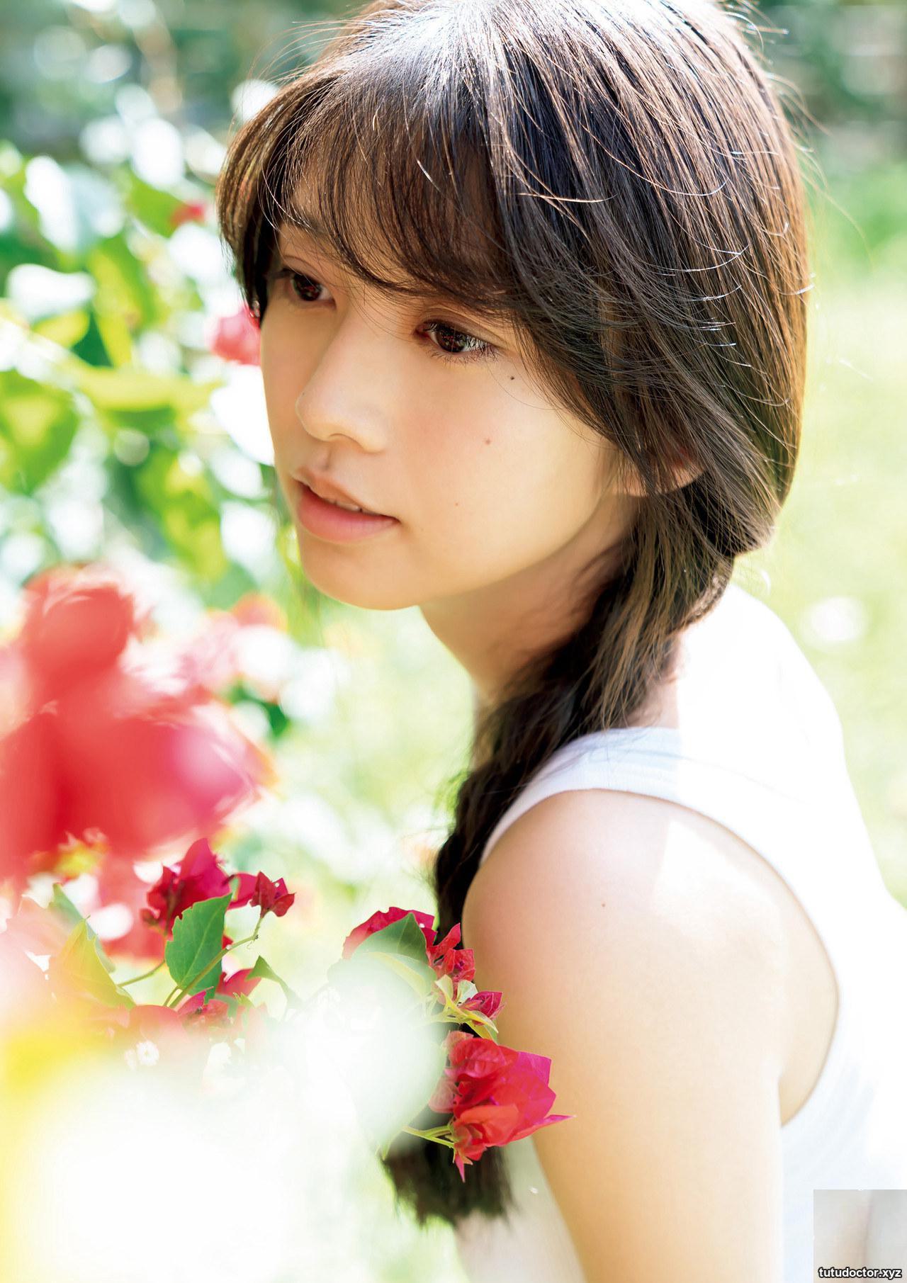 The side profile of a fresh and beautiful girl is really foul · photo 15 of 37