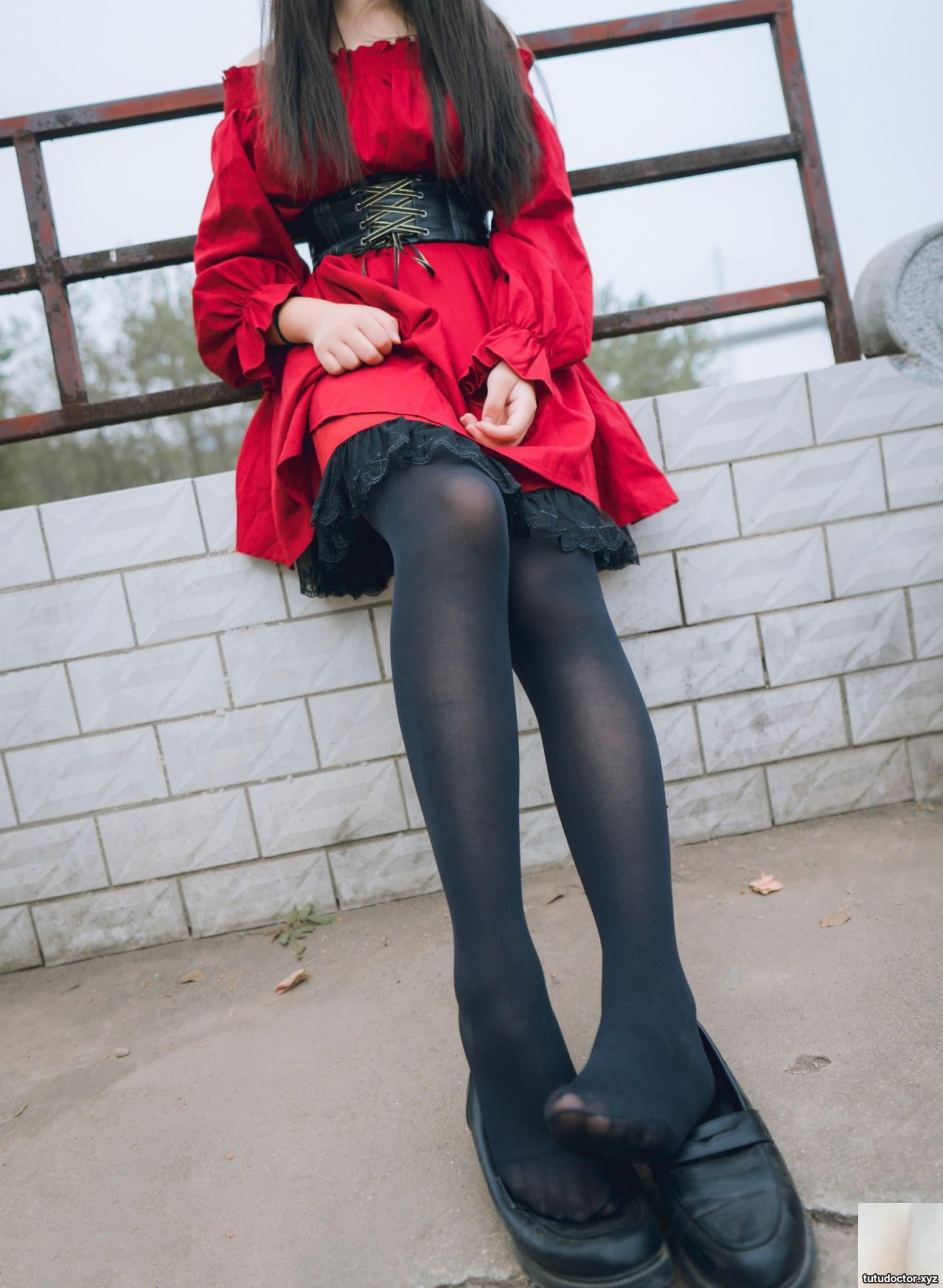 (Meow Sugar Movies) VOL.453 Red and Black Photo Set (