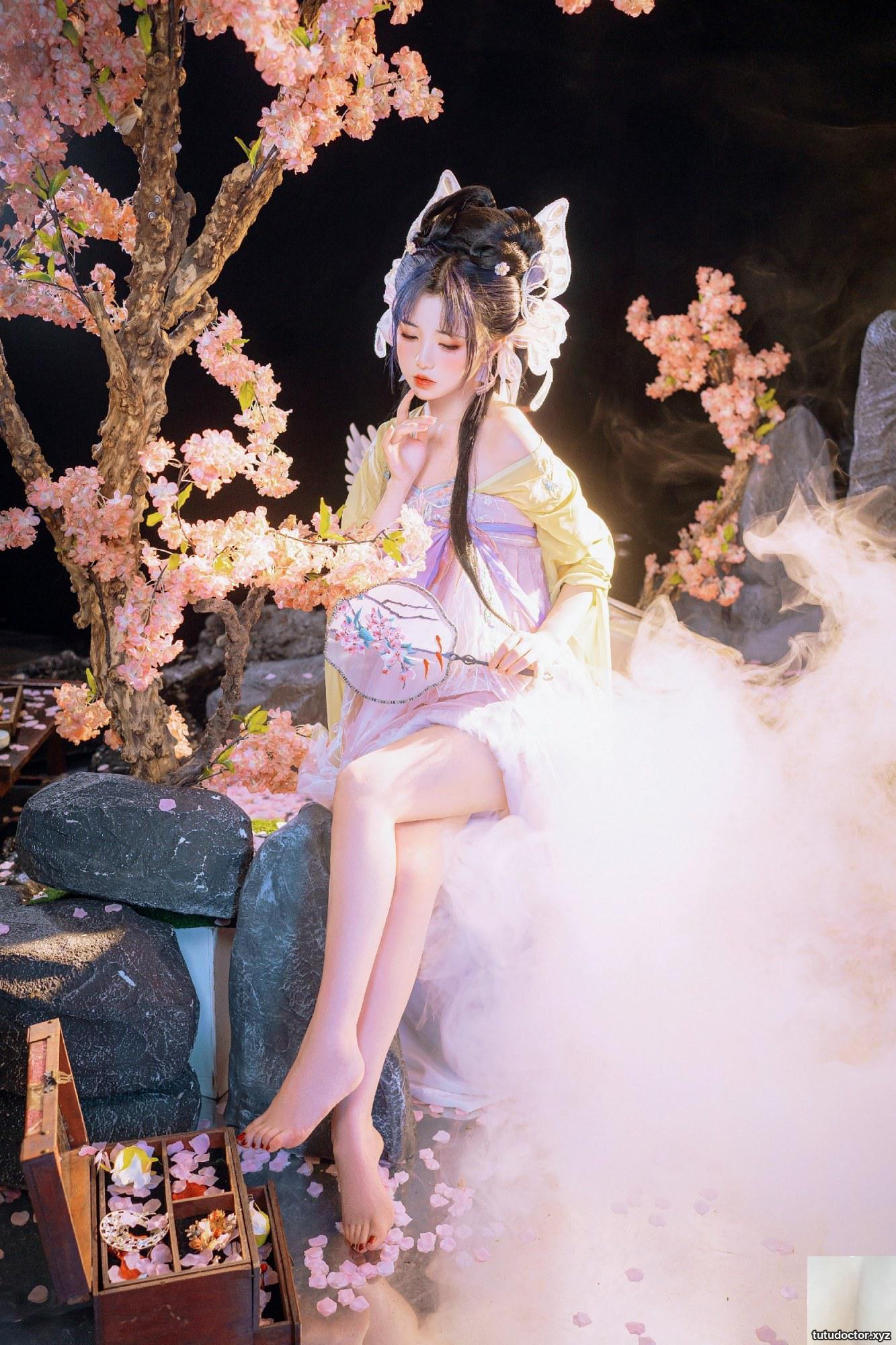 Explosive Girl Meow Xiaoji – Ru Meng Ling · photo 16 of 73