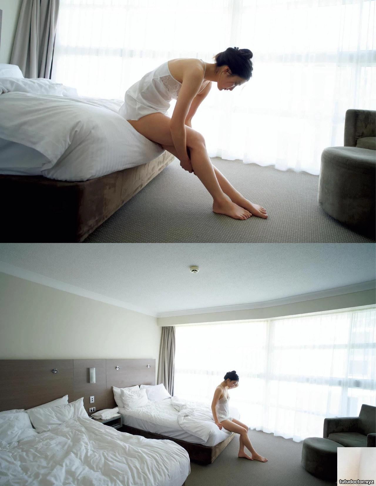 Revealing the ultimate figure that cannot be hidden by white · photo 15 of 41