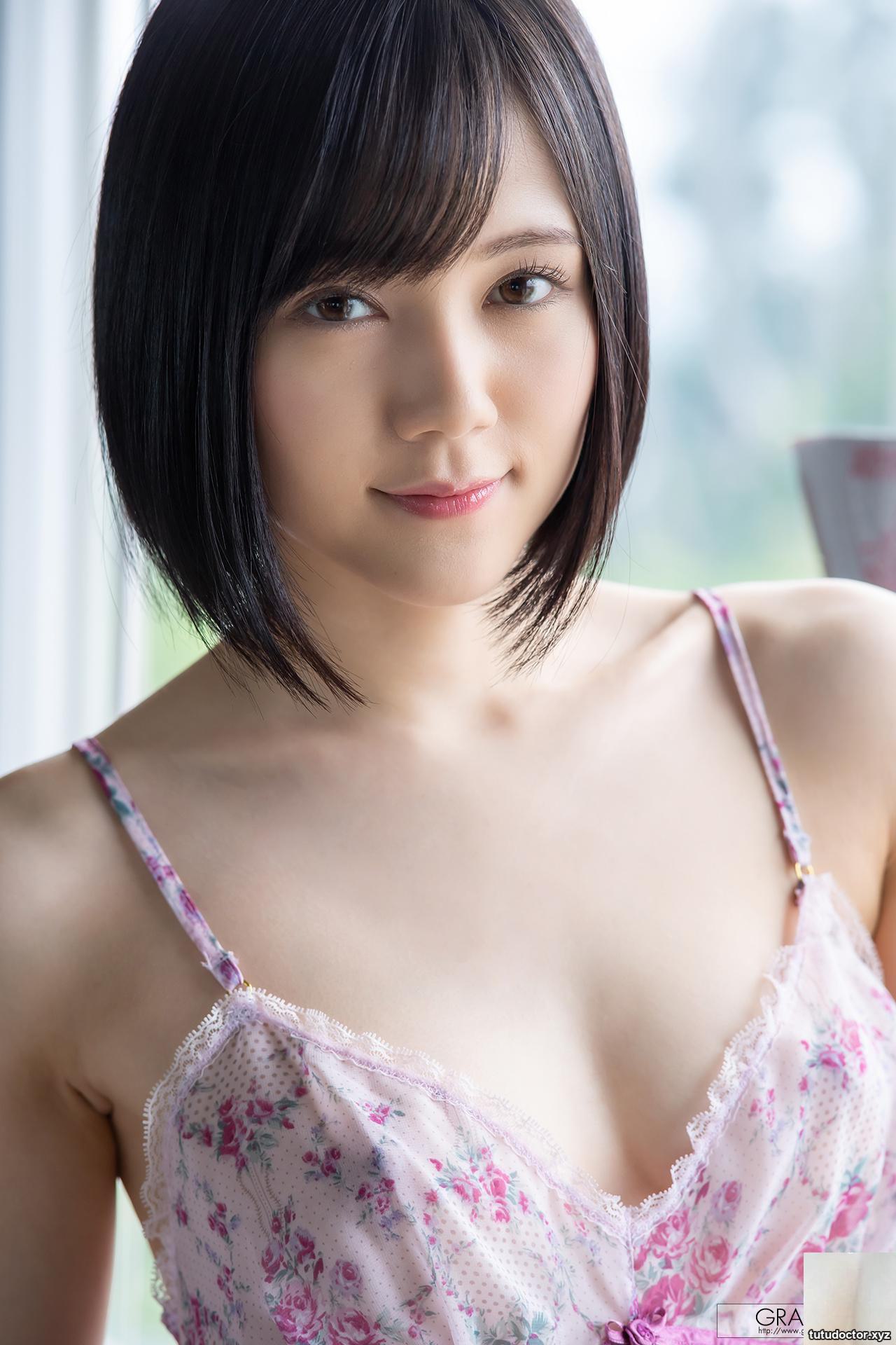 Remu Suzumori · photo 8 of 31