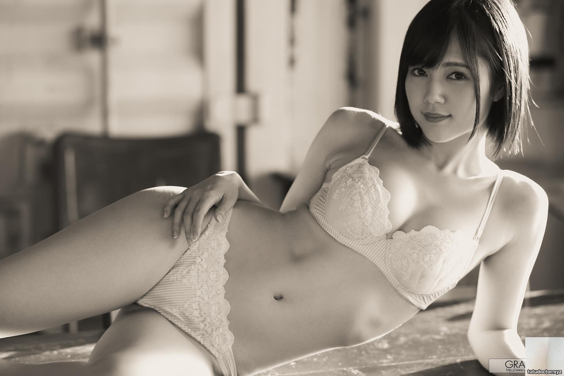 Remu Suzumori · photo 11 of 31