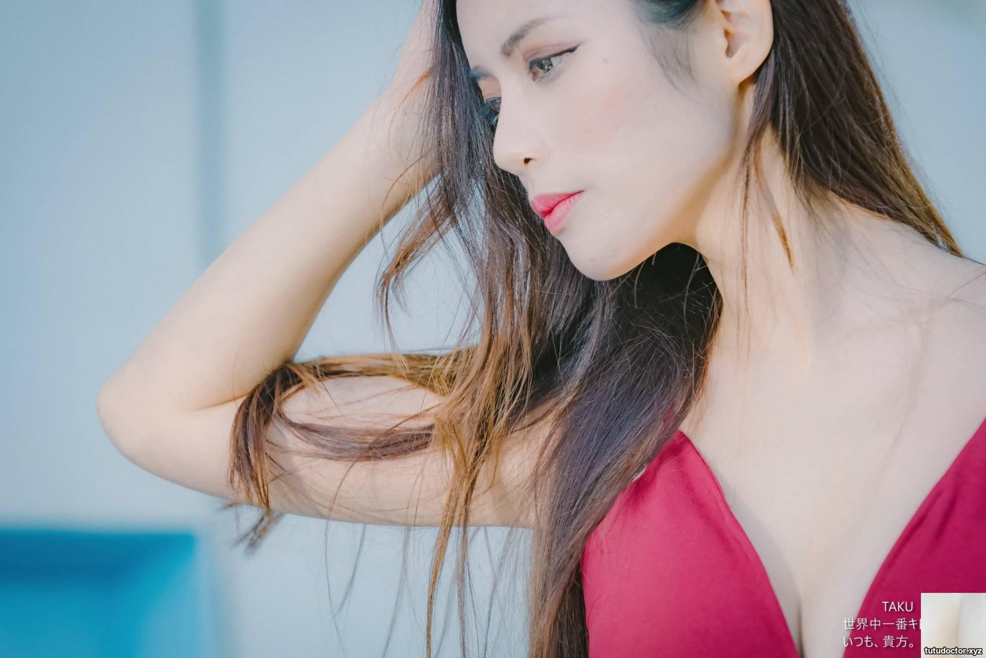 Long-legged beauty model Huang Shuting, red dress, short skirt · photo 62 of 95
