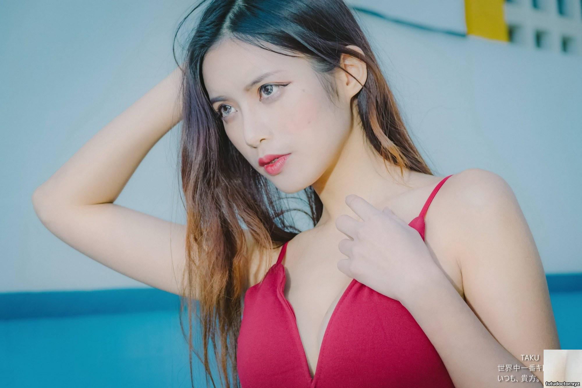 Long-legged beauty model Huang Shuting, red dress, short skirt · photo 72 of 95