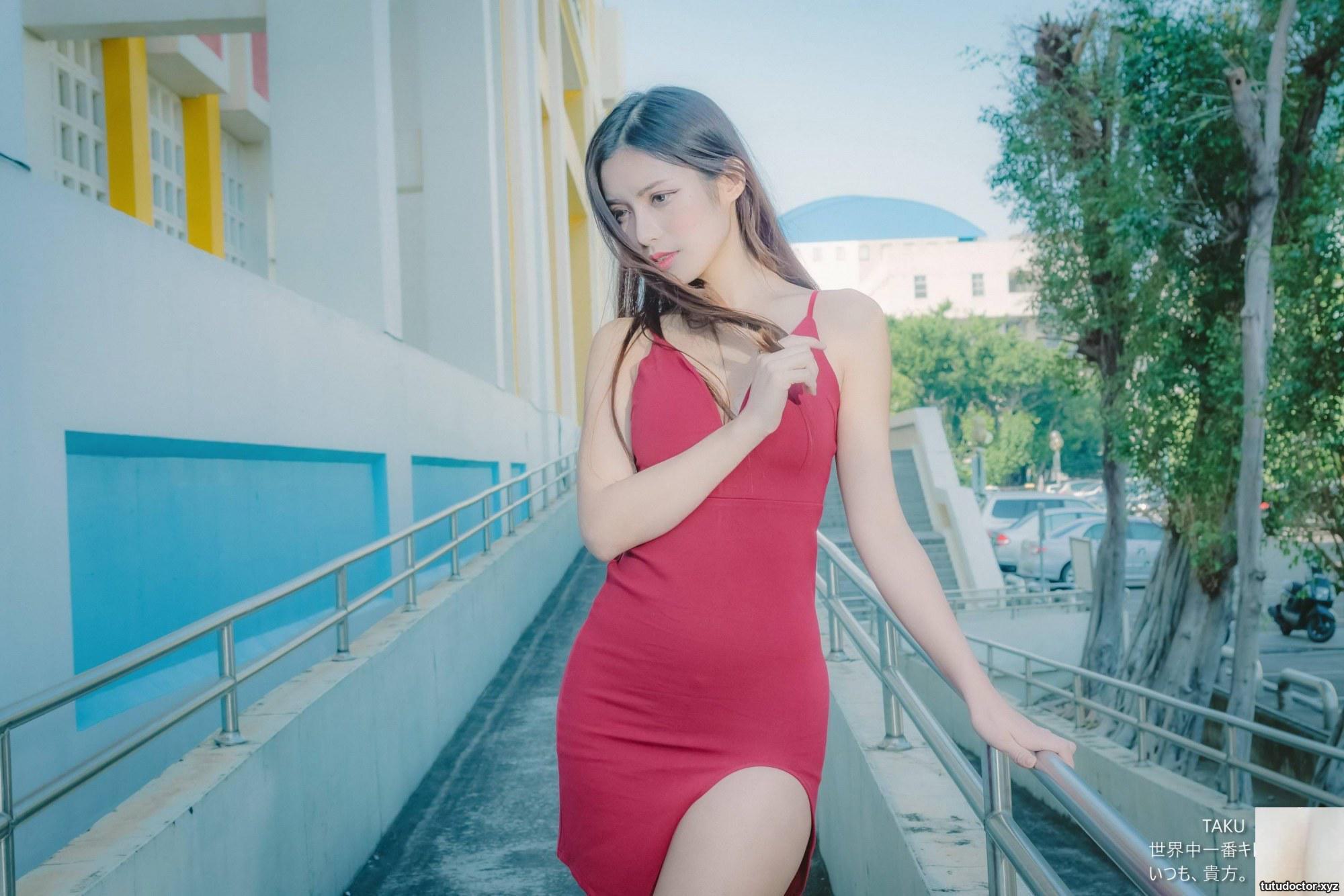 Long-legged beauty model Huang Shuting, red dress, short skirt · photo 77 of 95