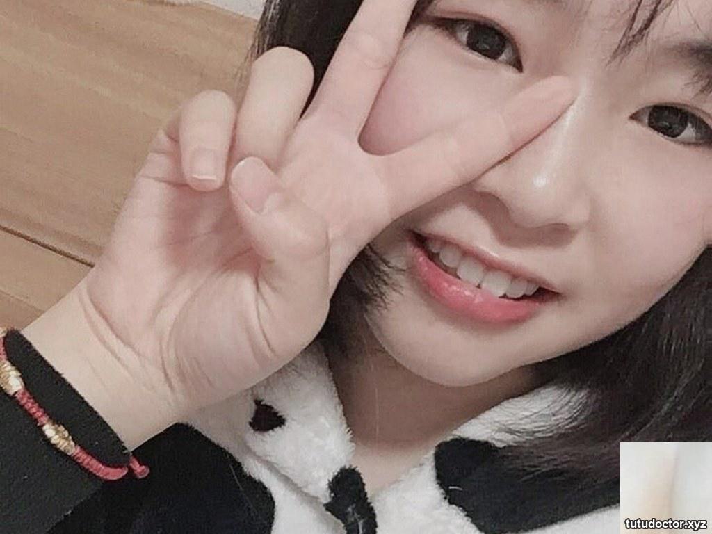 Tender student girl · photo 7 of 13
