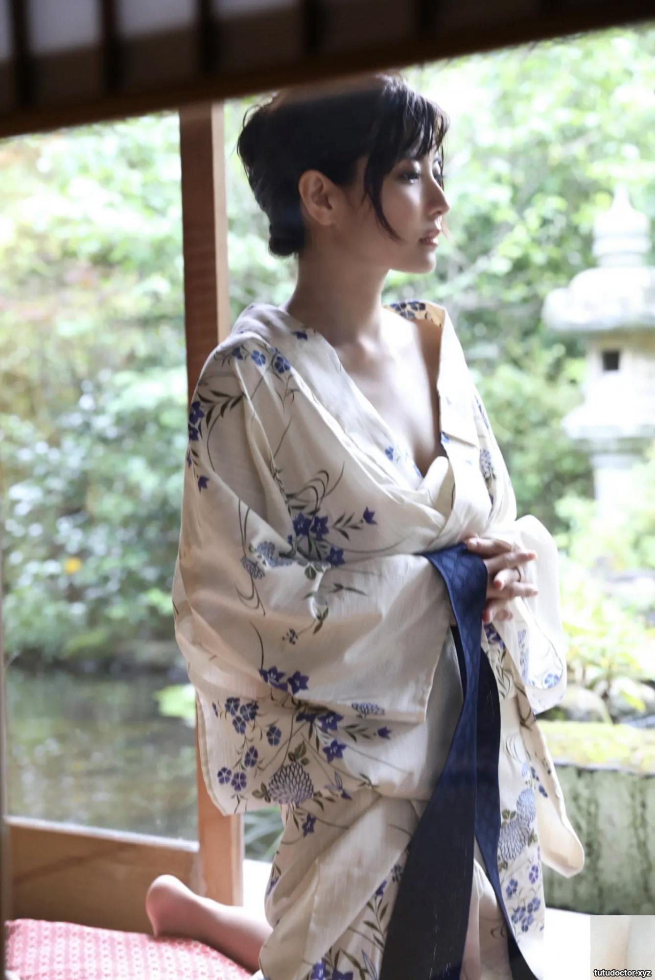 Miri Hanai Unlocked! Hカップ nude vol. 2 · photo 6 of 61