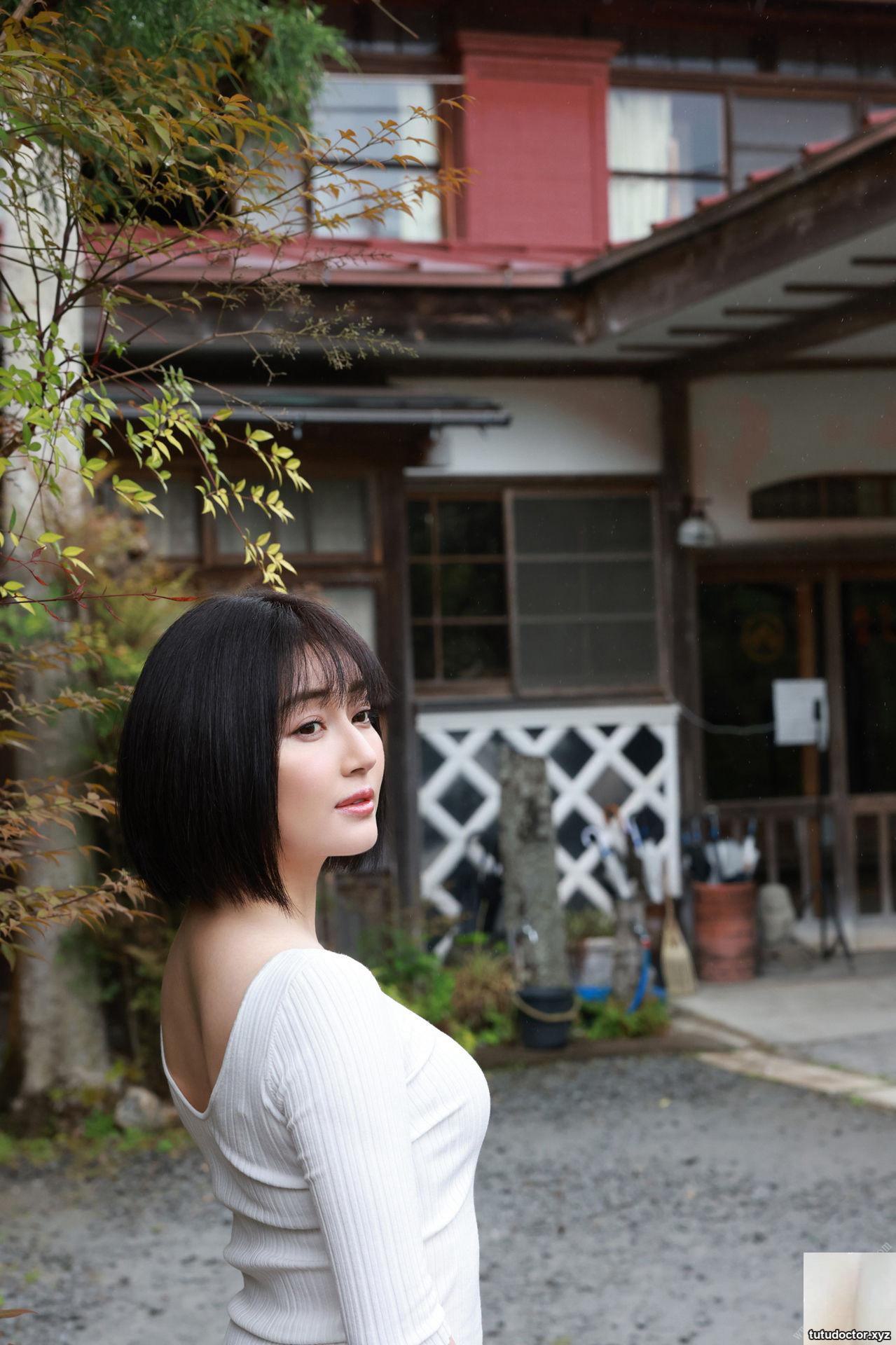 Manami Shindo Queens · photo 5 of 146