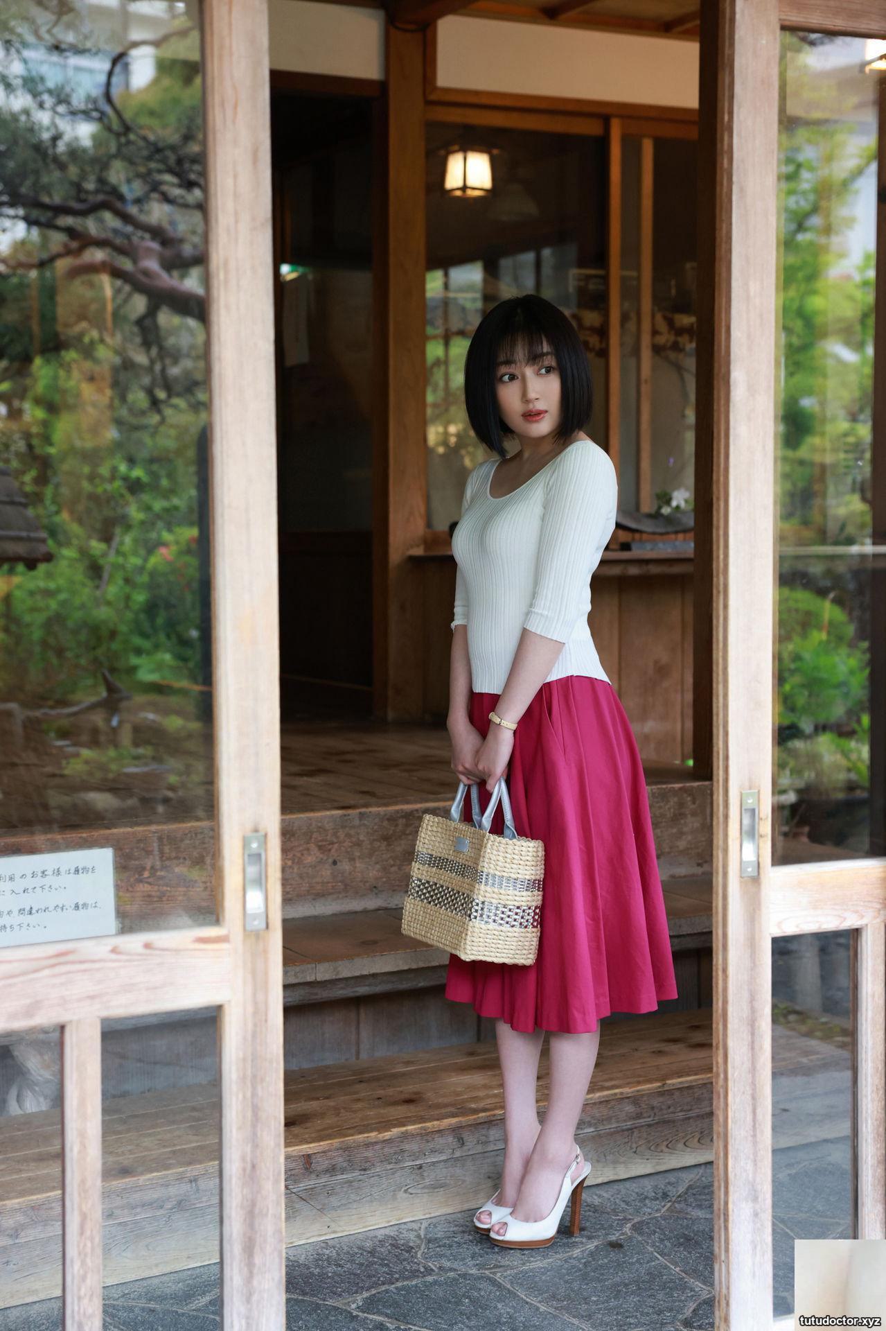 Manami Shindo Queens · photo 6 of 146