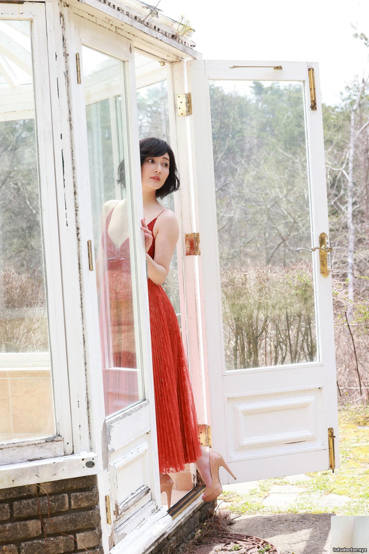 Manami Shindo Queens · photo 64 of 146