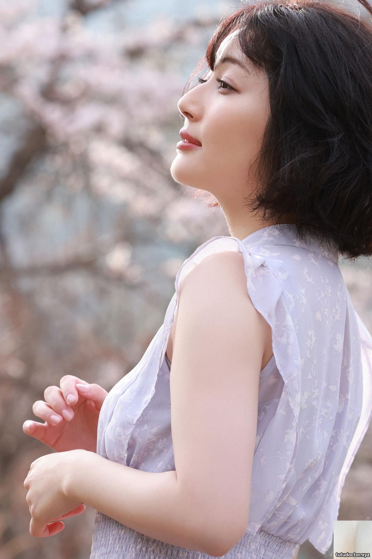 Manami Shindo Queens · photo 86 of 146