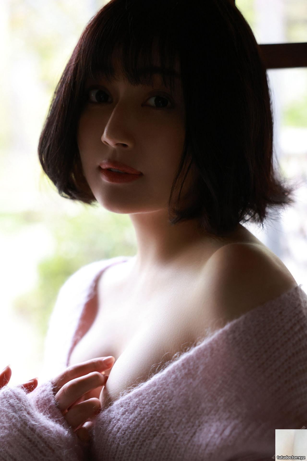 Manami Shindo Queens · photo 95 of 146