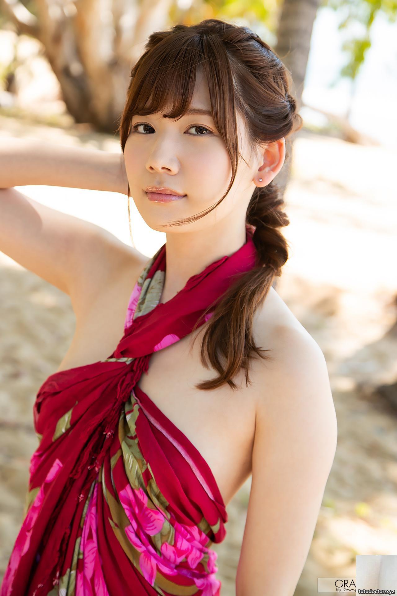Limited Edition Tsumugi Akari · photo 2 of 21