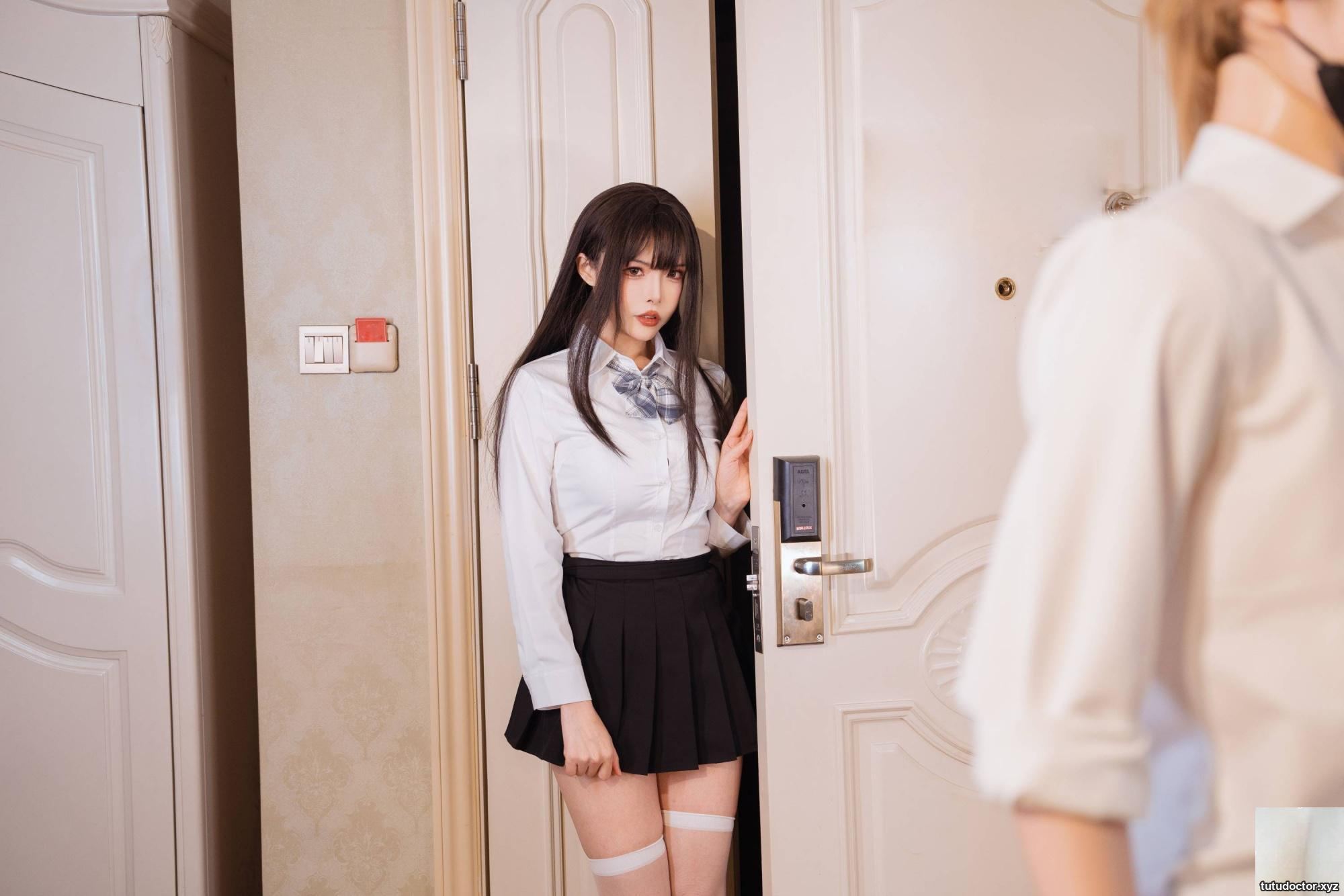 Welfare Girls Qiu and Corgis Innocent Girlfriend Fall VIP · photo 28 of 114